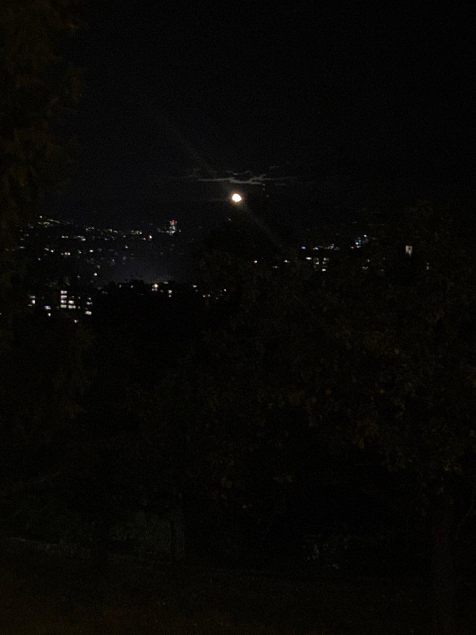 The Moon over Spiegel b. Bern, Schweiz — waning gibbous, Lunar Day 19