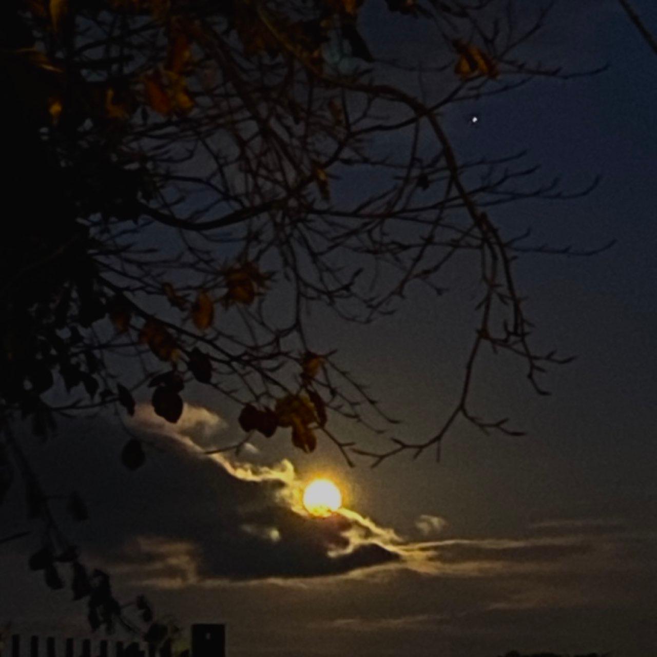 The Moon over Skerries, Ireland — full moon, Lunar Day 17