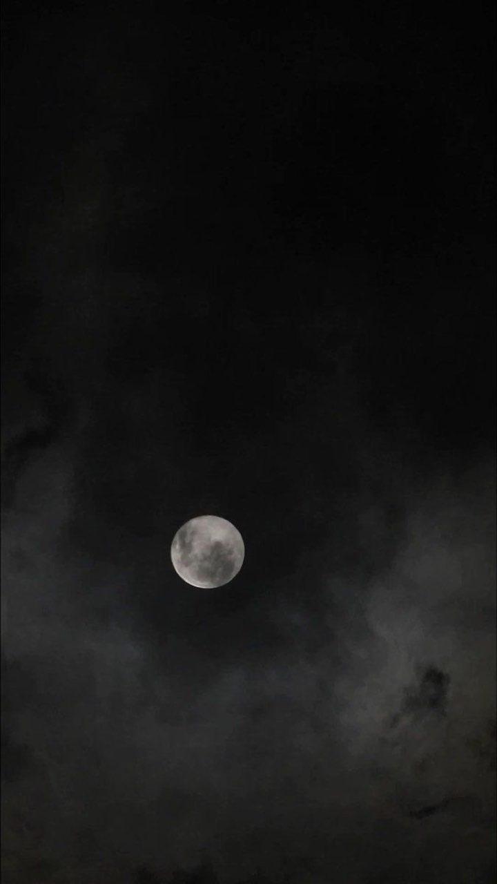 The Moon over Lázaro Cárdenas, México — waxing gibbous, Lunar Day 12