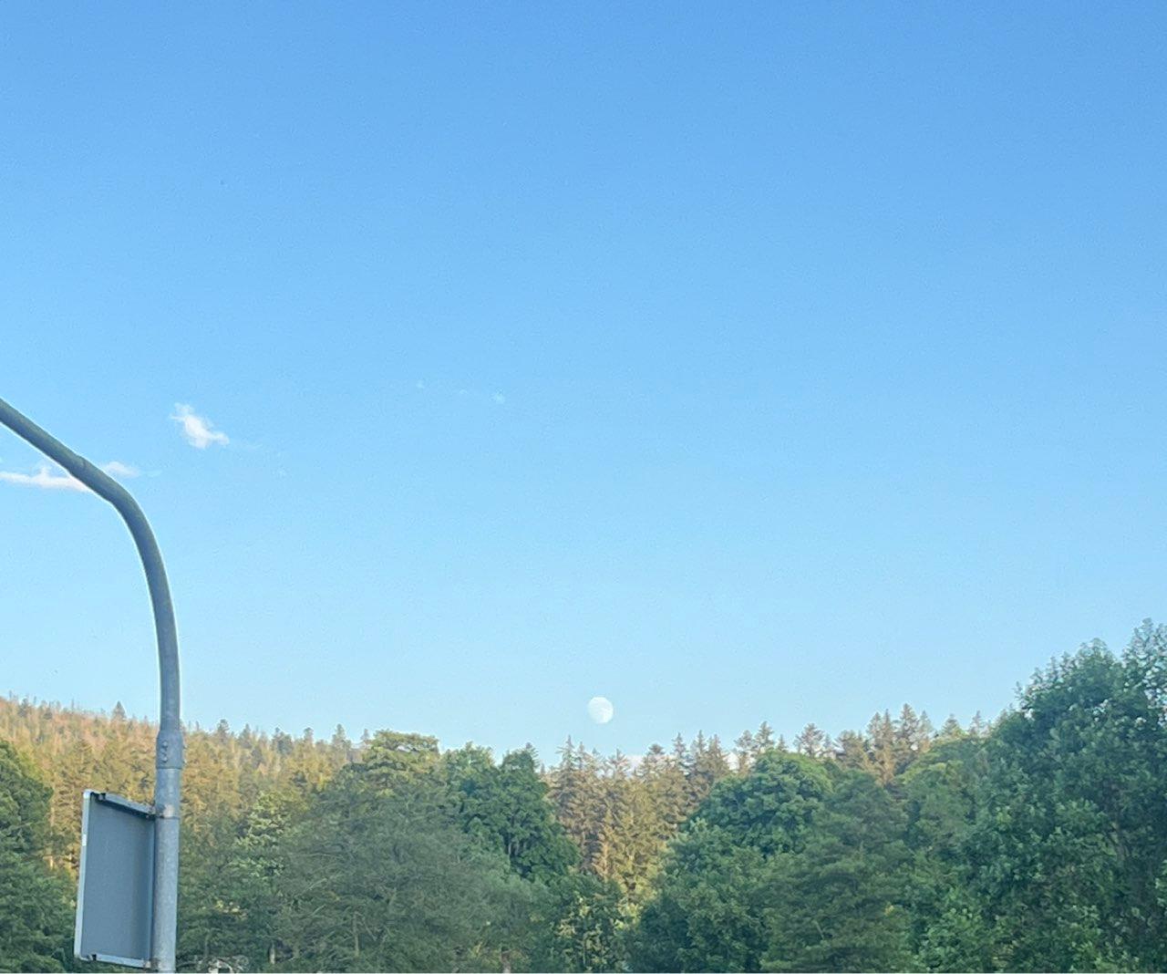 The Moon over Zwiesel, Deutschland — waxing gibbous, Lunar Day 14