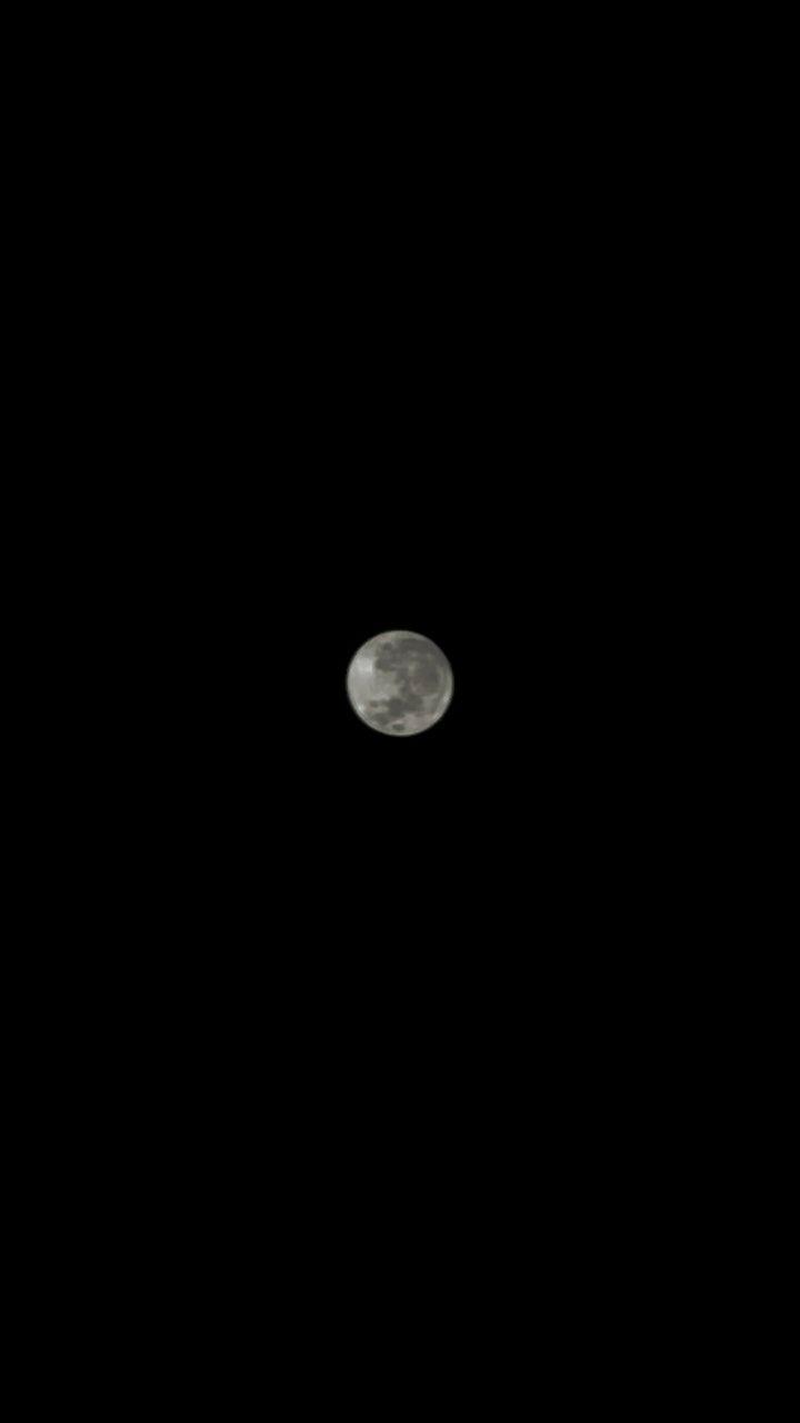 The Moon over Central Jakarta, Indonesien — full moon, Lunar Day 15