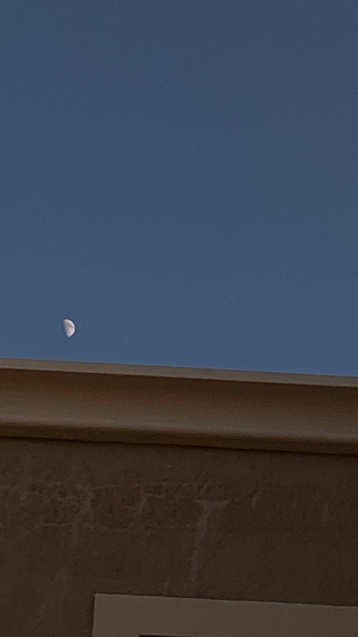 The Moon over Hermosillo, México — waxing gibbous, Lunar Day 11