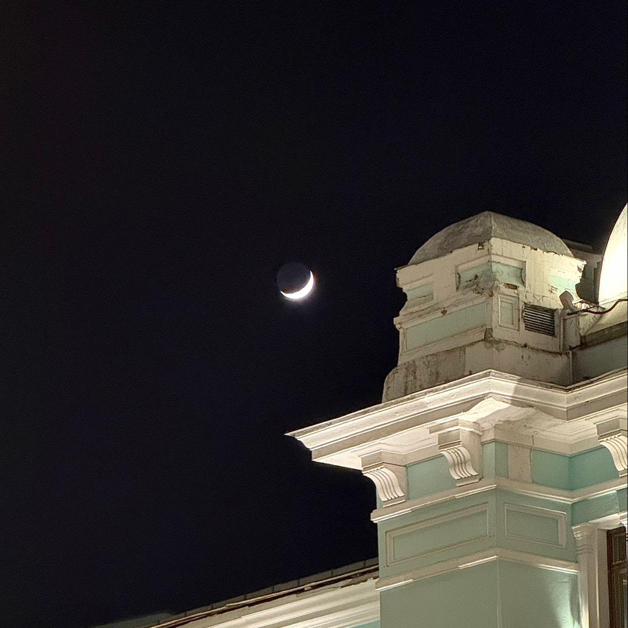 The Moon over Moscow, Russia — waxing crescent, Lunar Day 5