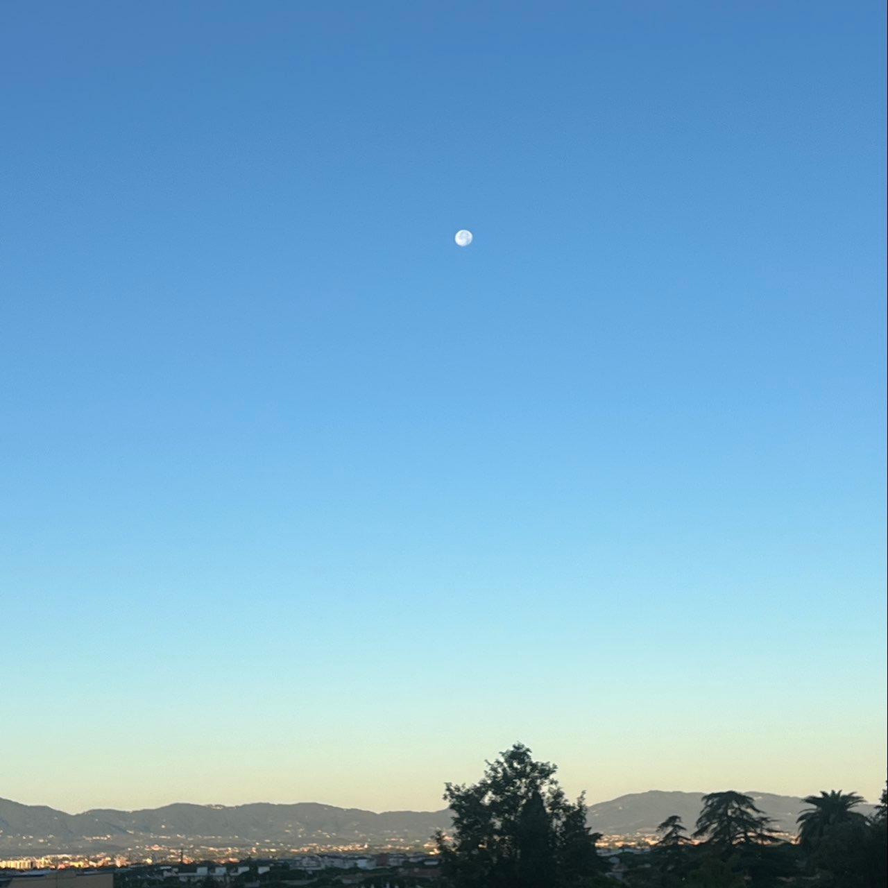 The Moon over Prato, Italia — waning gibbous, Lunar Day 18