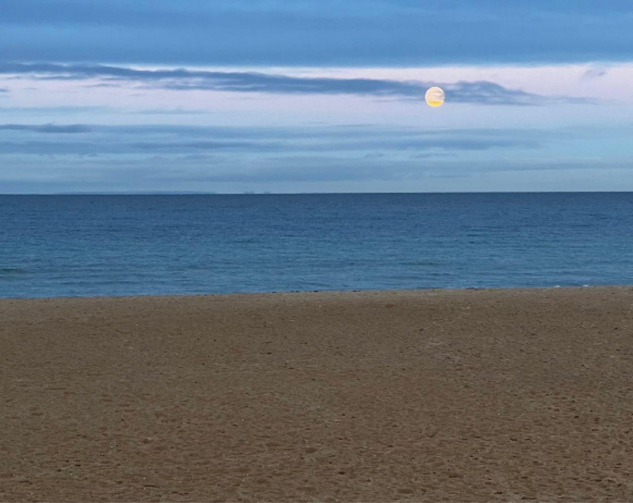 The Moon over Rye, Australia — waning gibbous, Lunar Day 19