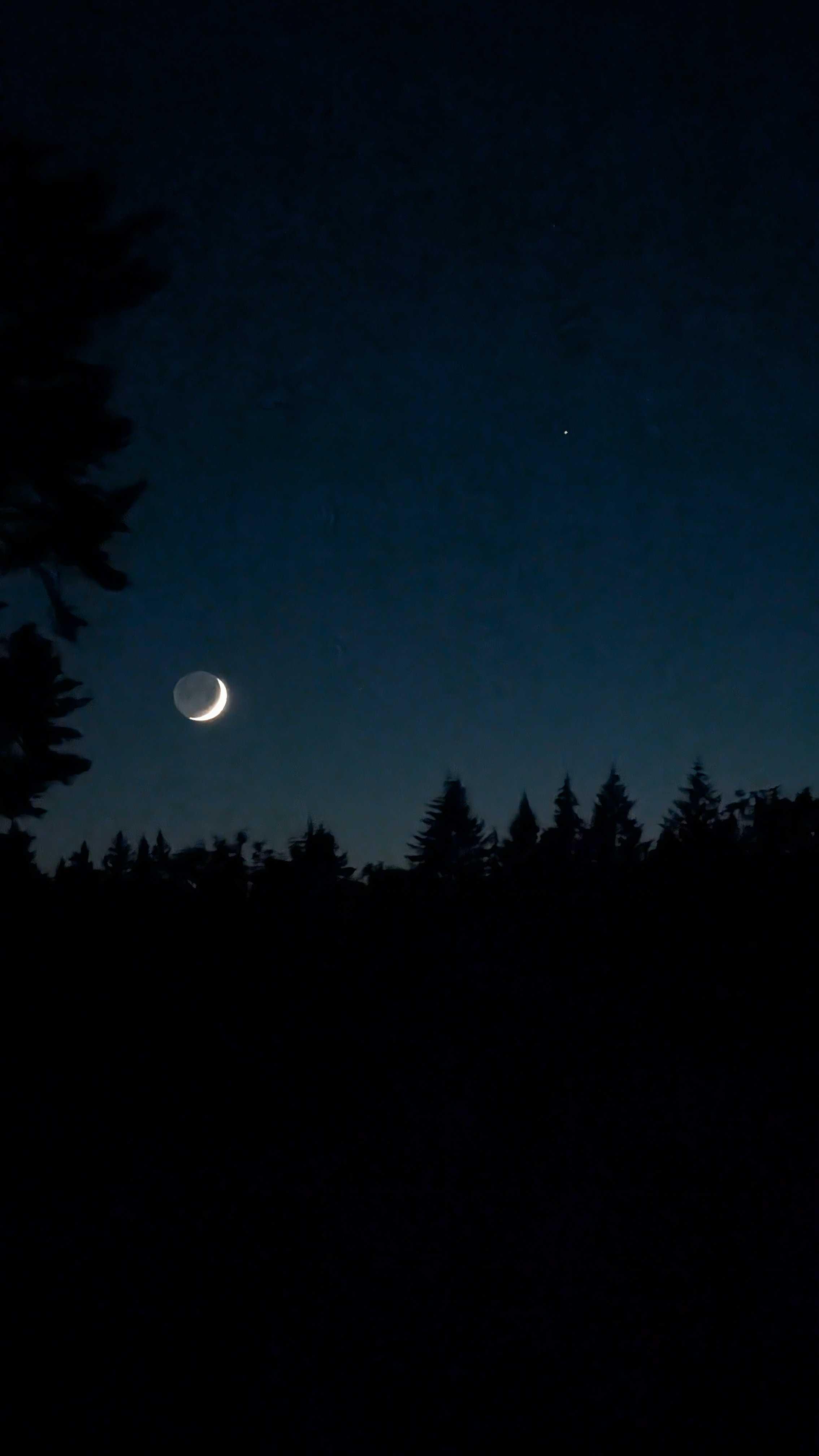 The Moon over Estacada, United States — waxing crescent, Lunar Day 3