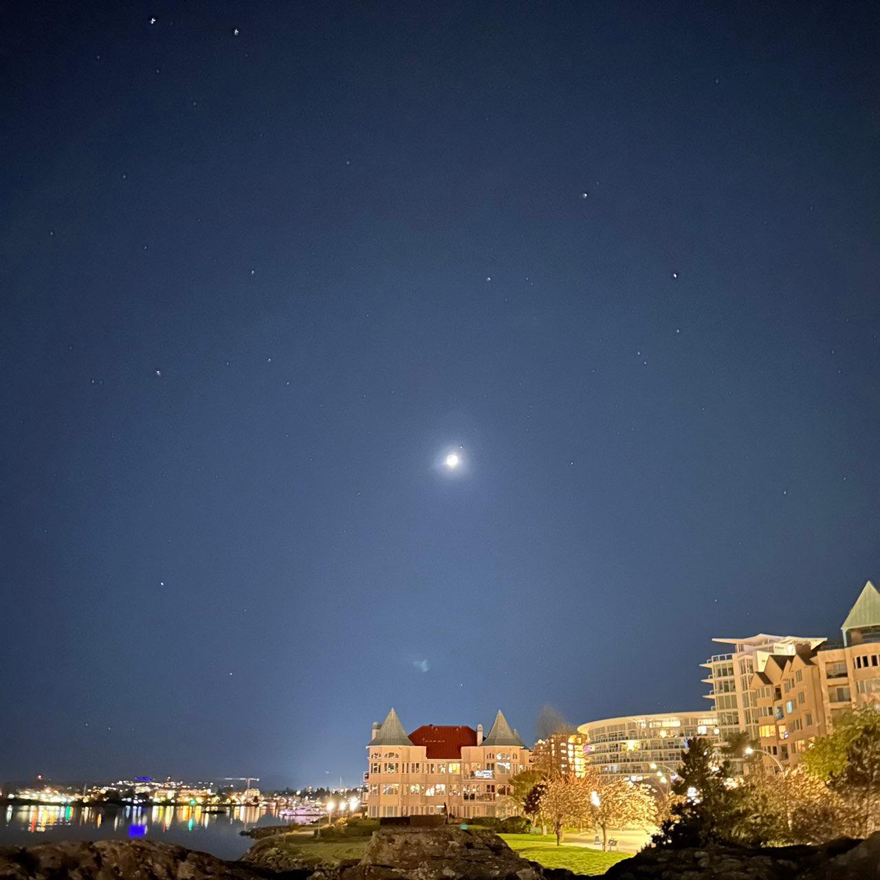 The Moon over Victoria, Canada — waxing crescent, Lunar Day 5