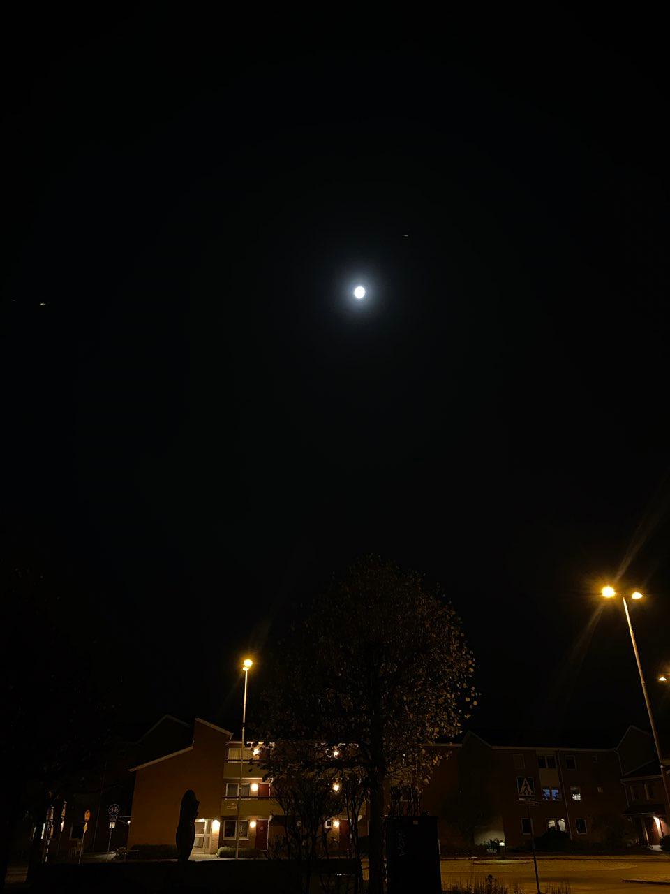 The Moon over Lund, Sweden — full moon, Lunar Day 13