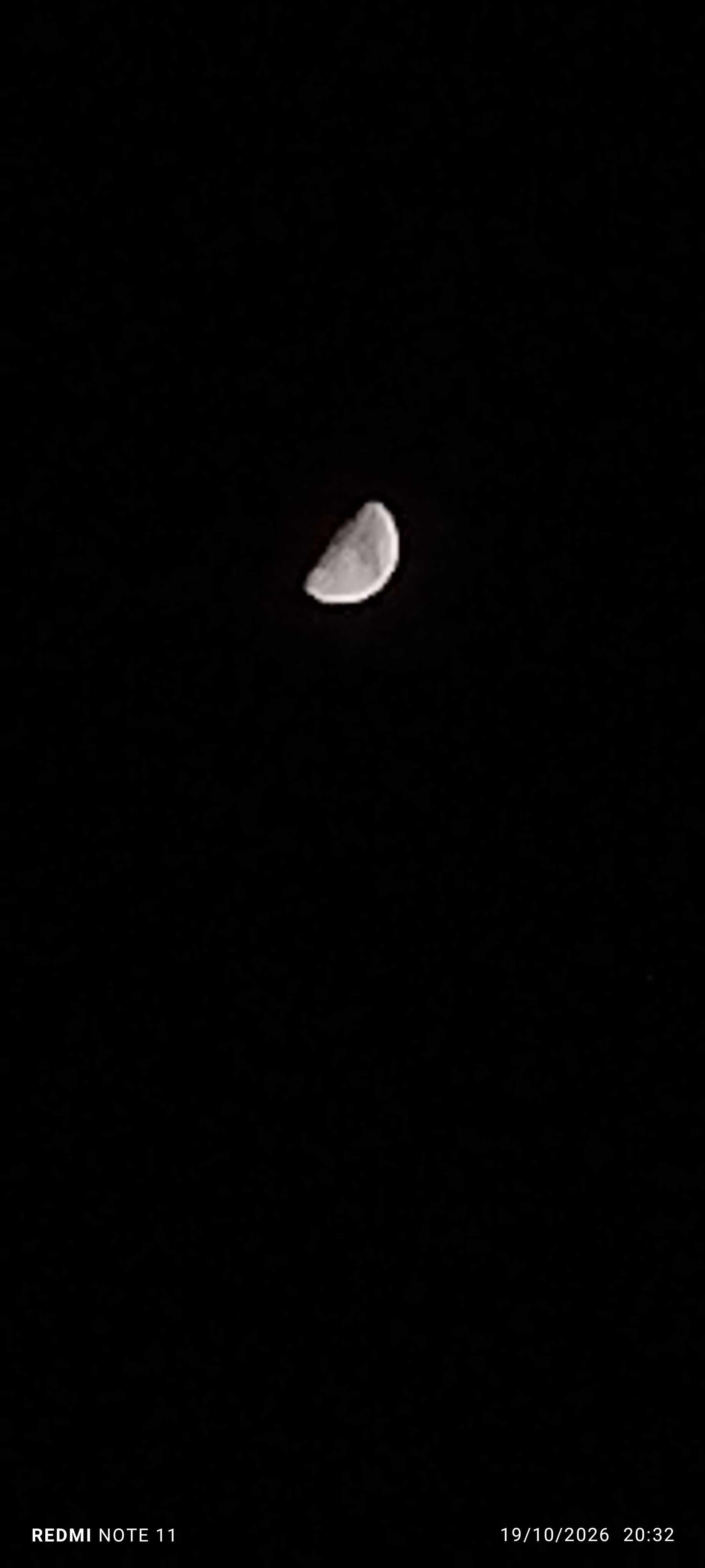 The Moon over Ciudad de México, México — waxing gibbous, Lunar Day 11