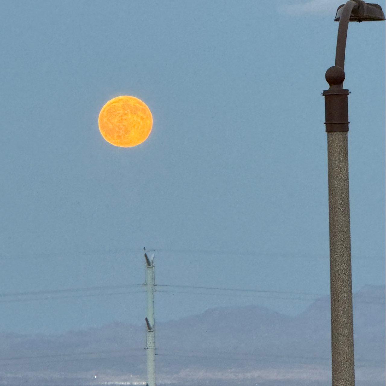 The Moon over Las Vegas, United States — full moon, Lunar Day 17
