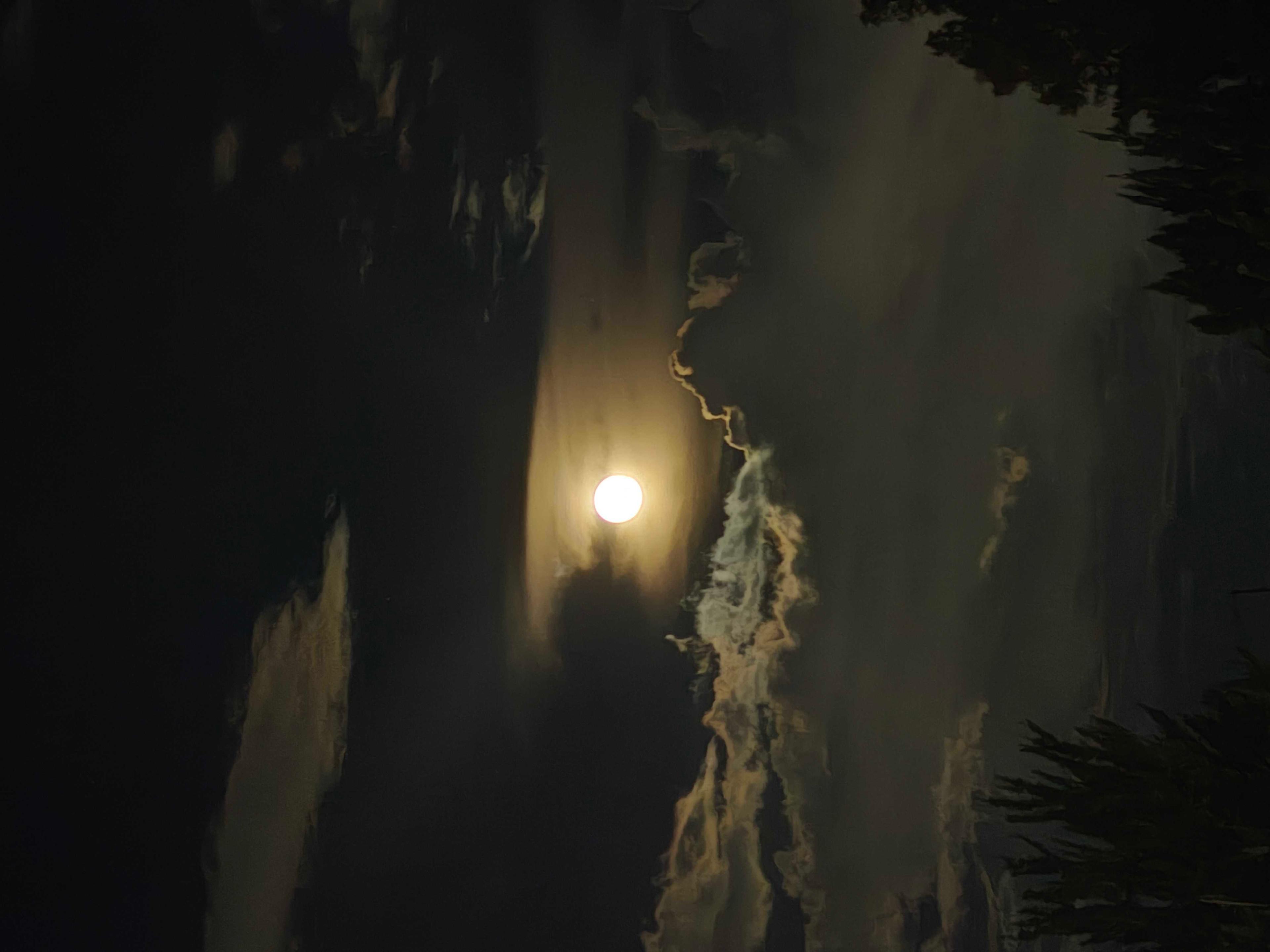 The Moon over Ciudad de México, México — full moon, Lunar Day 17