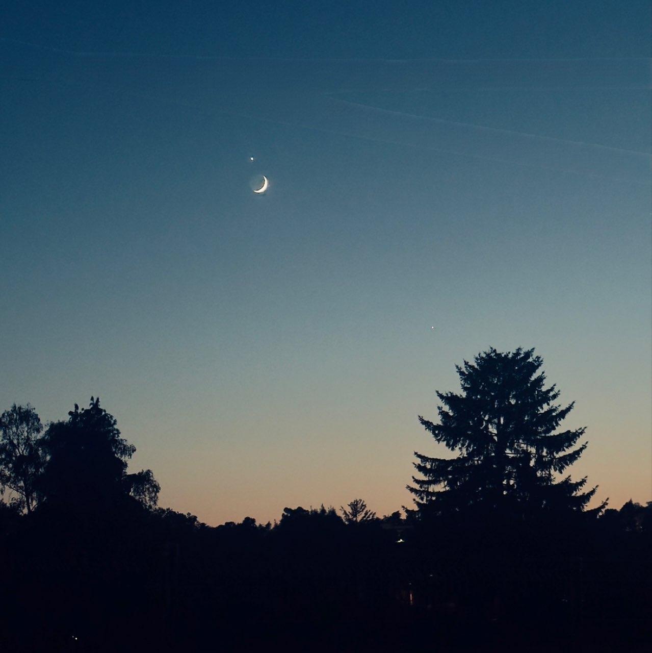 The Moon over Saint-Cyr-au-Mont-d'Or, France — waxing crescent, Lunar Day 4