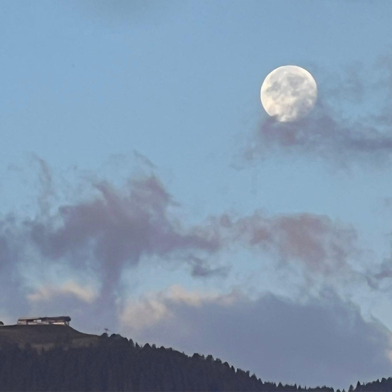 The Moon over Markersdorf-Haindorf, Österreich — new moon, Lunar Day 3
