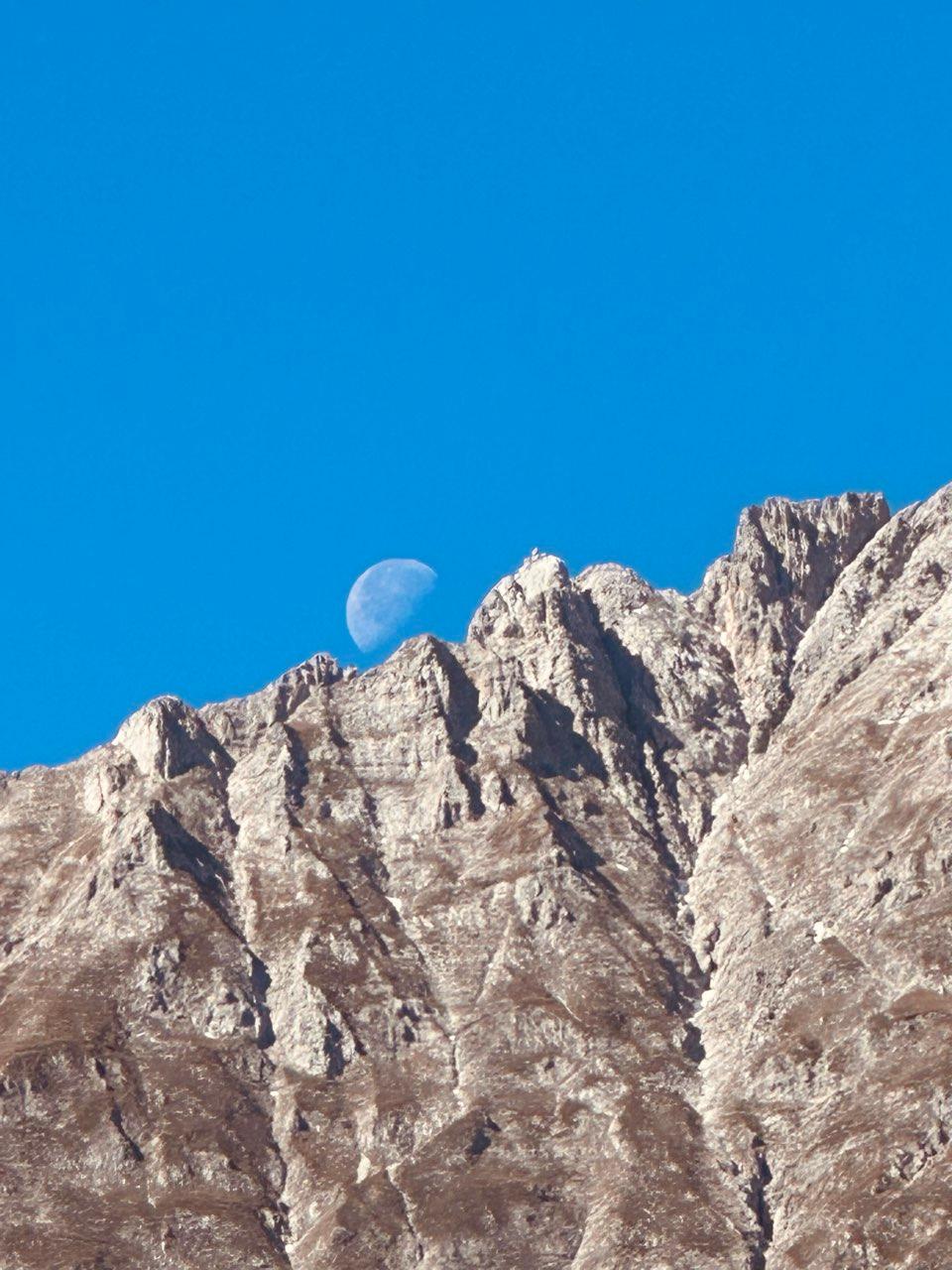 The Moon over Sistrans, Österreich — last quarter, Lunar Day 21