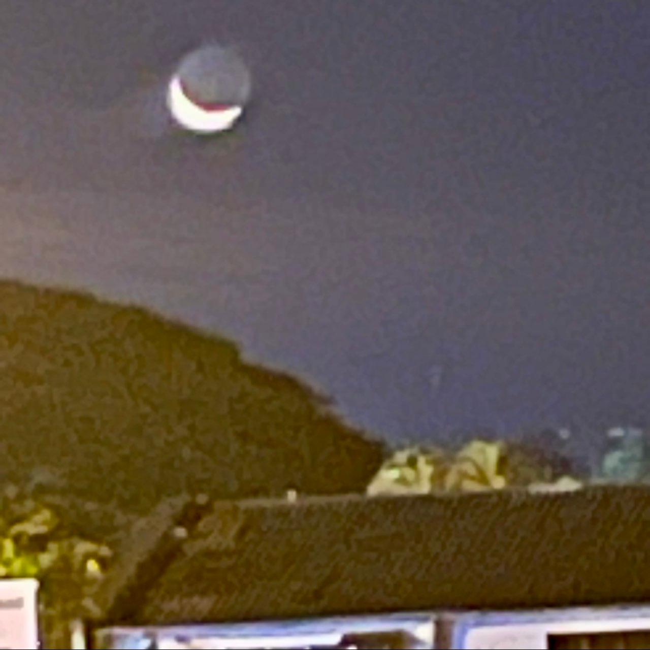 The Moon over Tuluá, Colombia — waxing crescent, Lunar Day 3