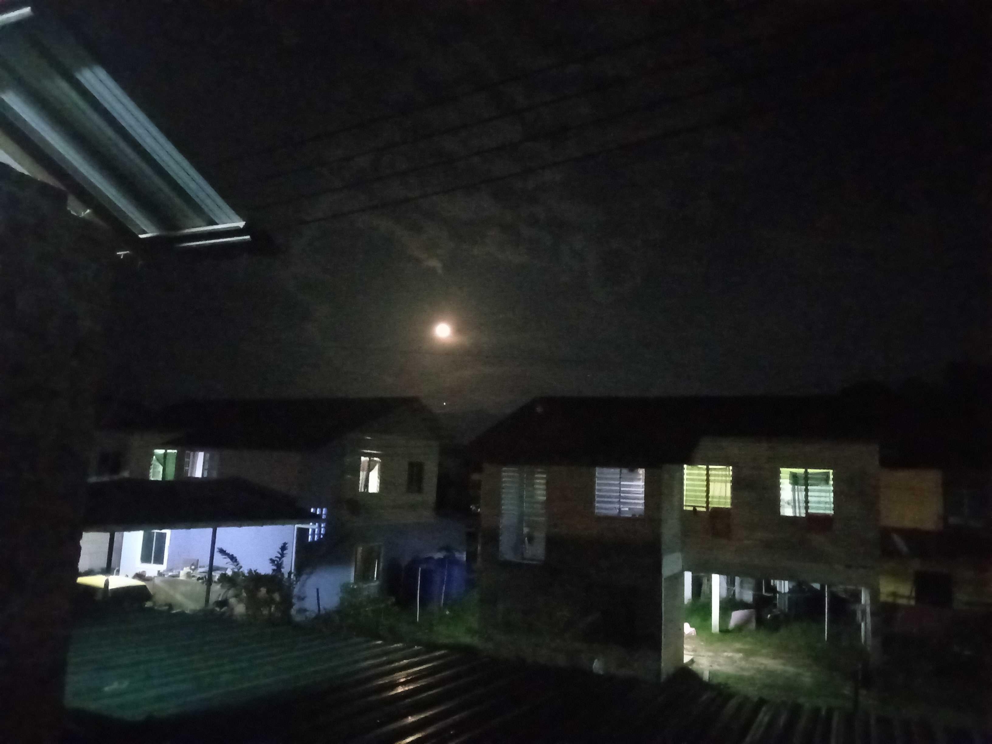 The Moon over Kota Kinabalu, Malaysia — waning gibbous, Lunar Day 17