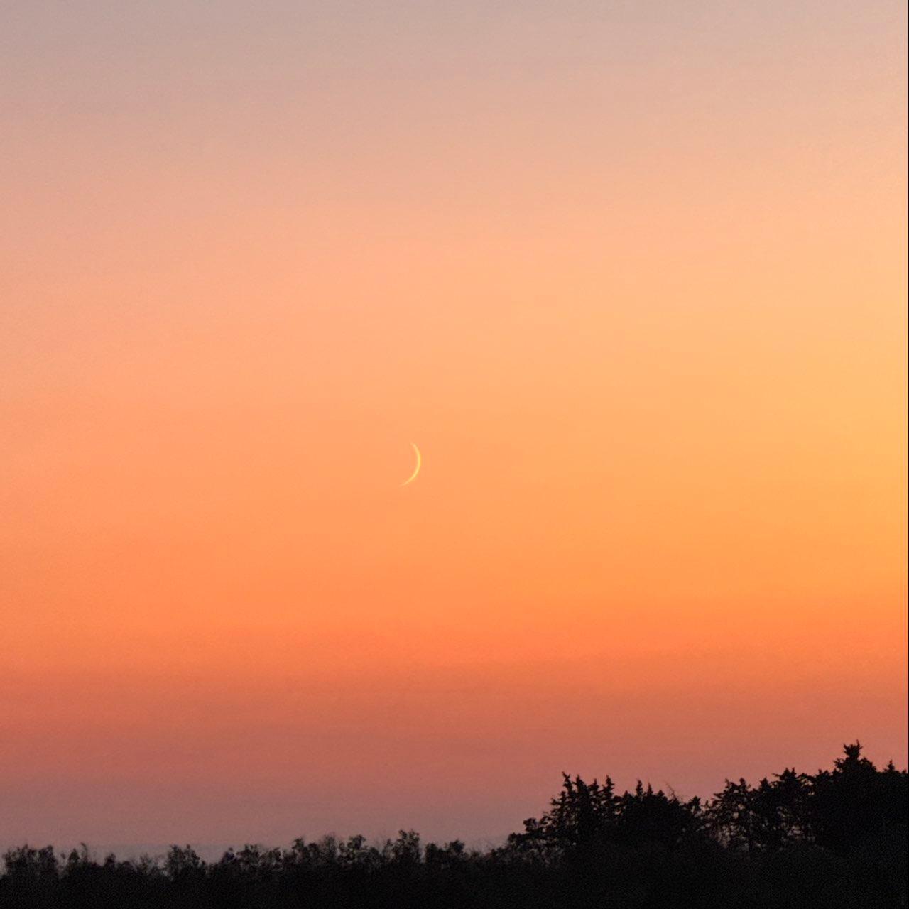 The Moon over Squinzano, Italia — waxing crescent, Lunar Day 4