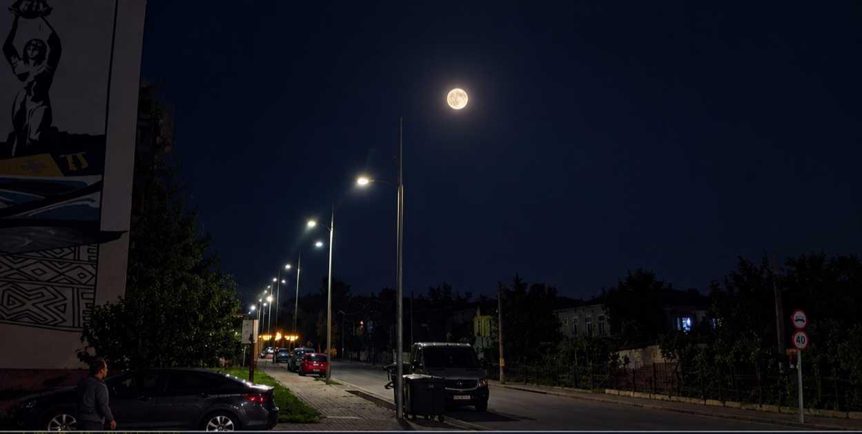 The Moon over Poti, Georgia — full moon, Lunar Day 17
