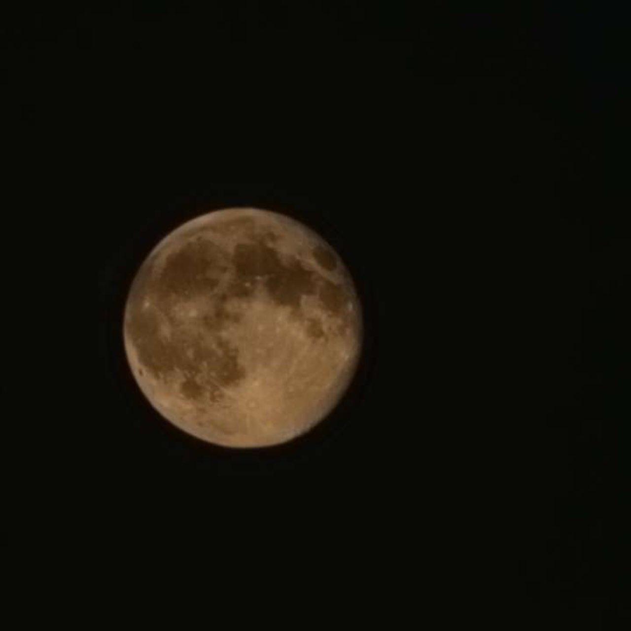 The Moon over Oldenburg, Deutschland — full moon, Lunar Day 17