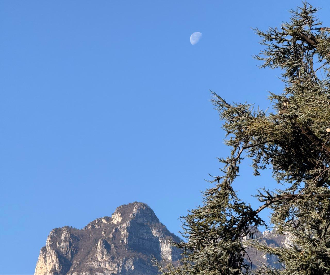 The Moon over Nago-Torbole, Italy — waning gibbous, Lunar Day 20