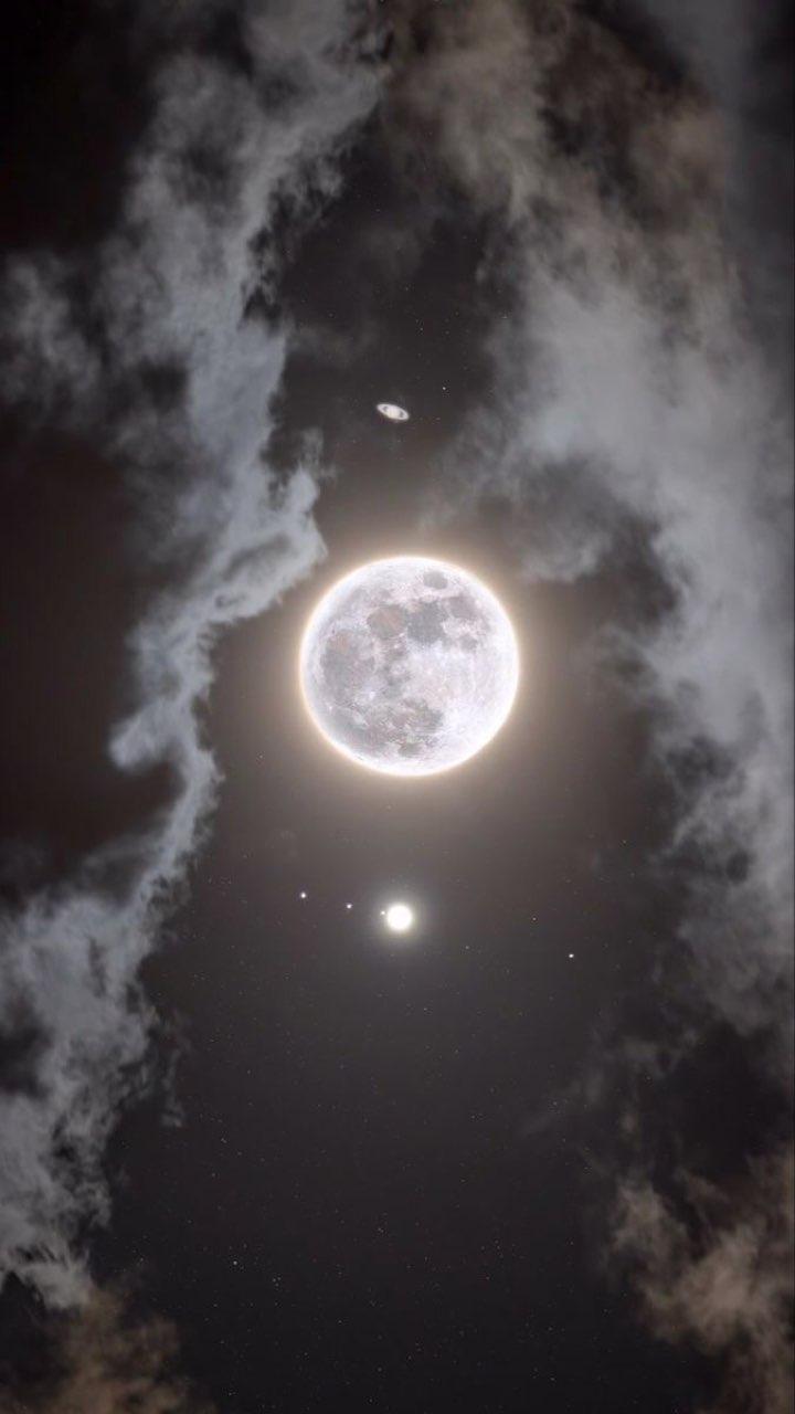The Moon over Chalco de Díaz Covarrubias, México — first quarter, Lunar Day 9