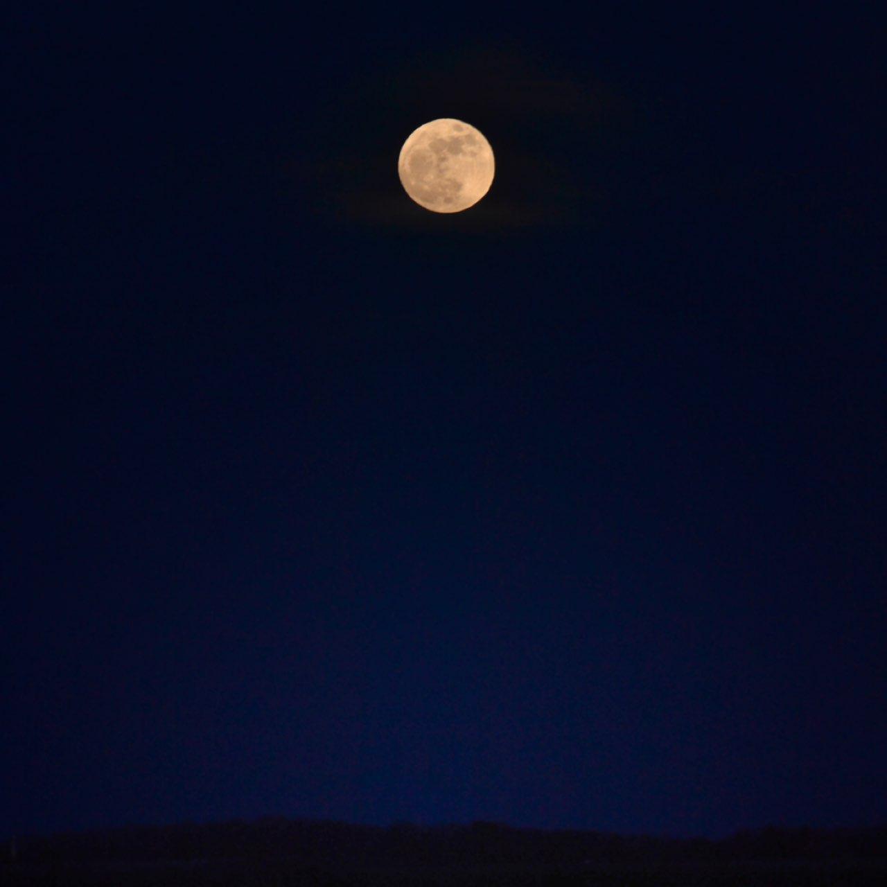The Moon over Seelze, Deutschland — full moon, Lunar Day 15