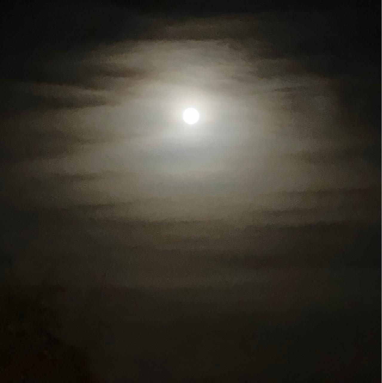 The Moon over Örebro, Sverige — full moon, Lunar Day 16