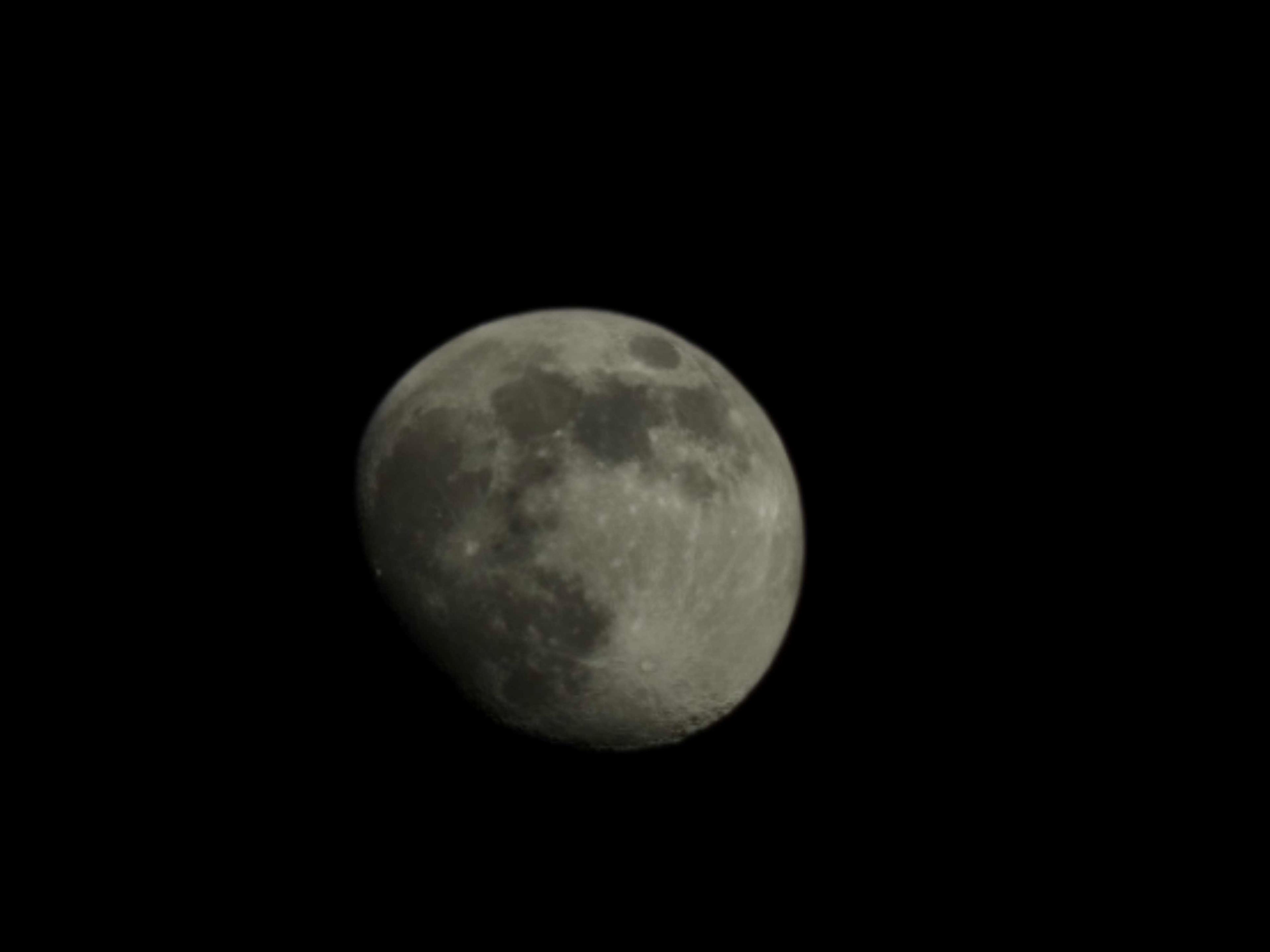 The Moon over München, Deutschland — waxing gibbous, Lunar Day 13