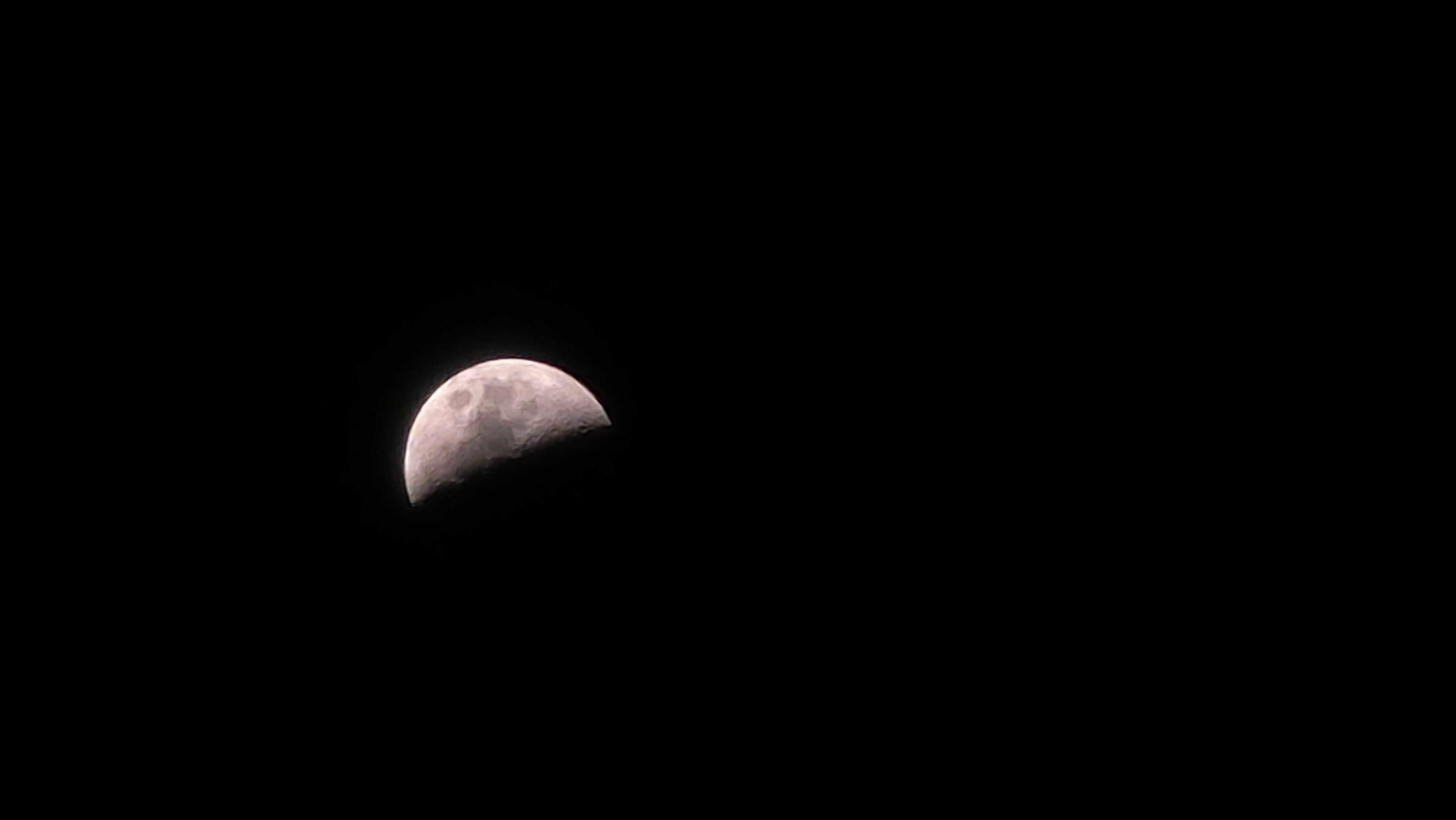 The Moon over Tonalá, México — first quarter, Lunar Day 8