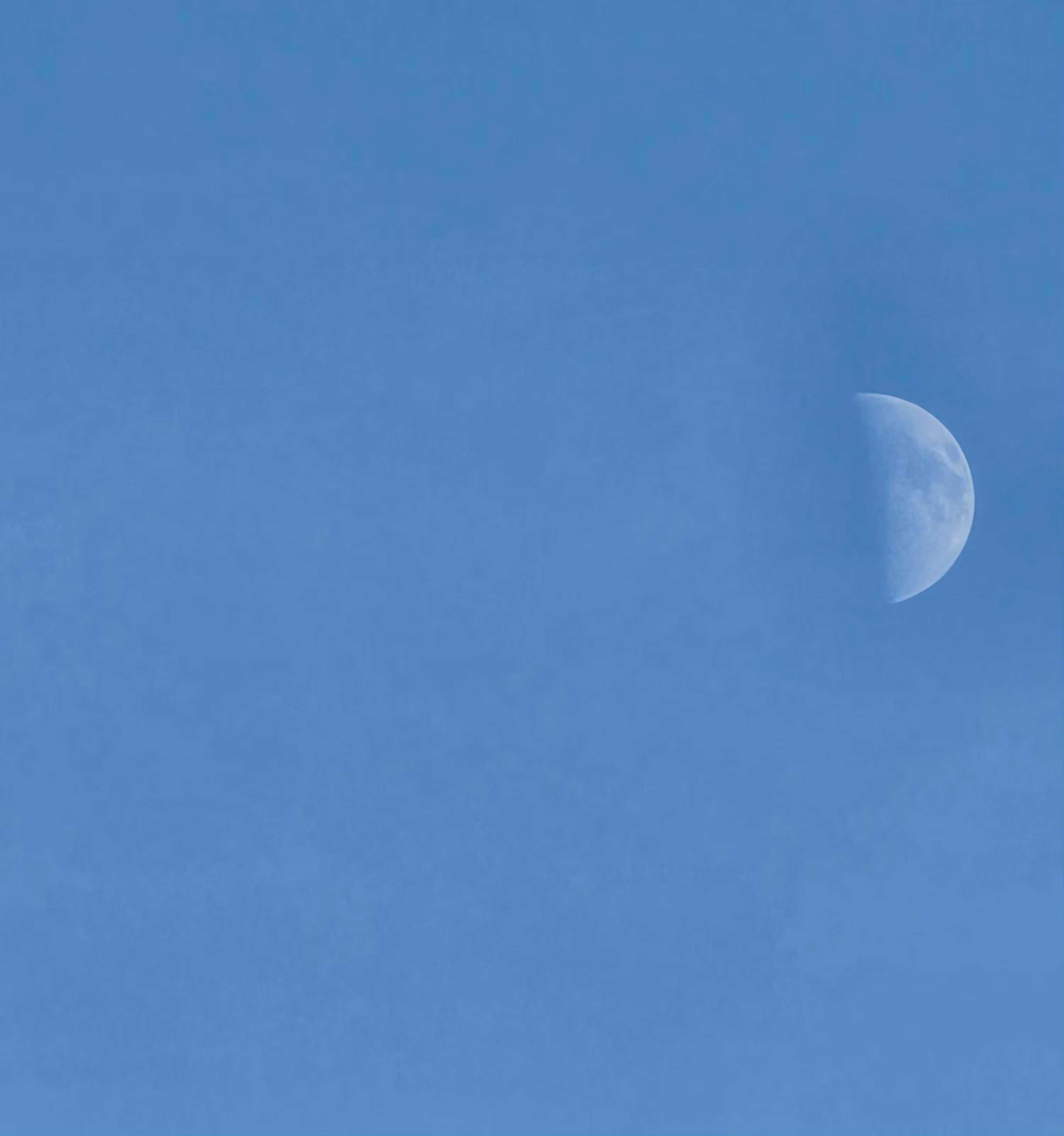 The Moon over United Kingdom — first quarter, Lunar Day 9