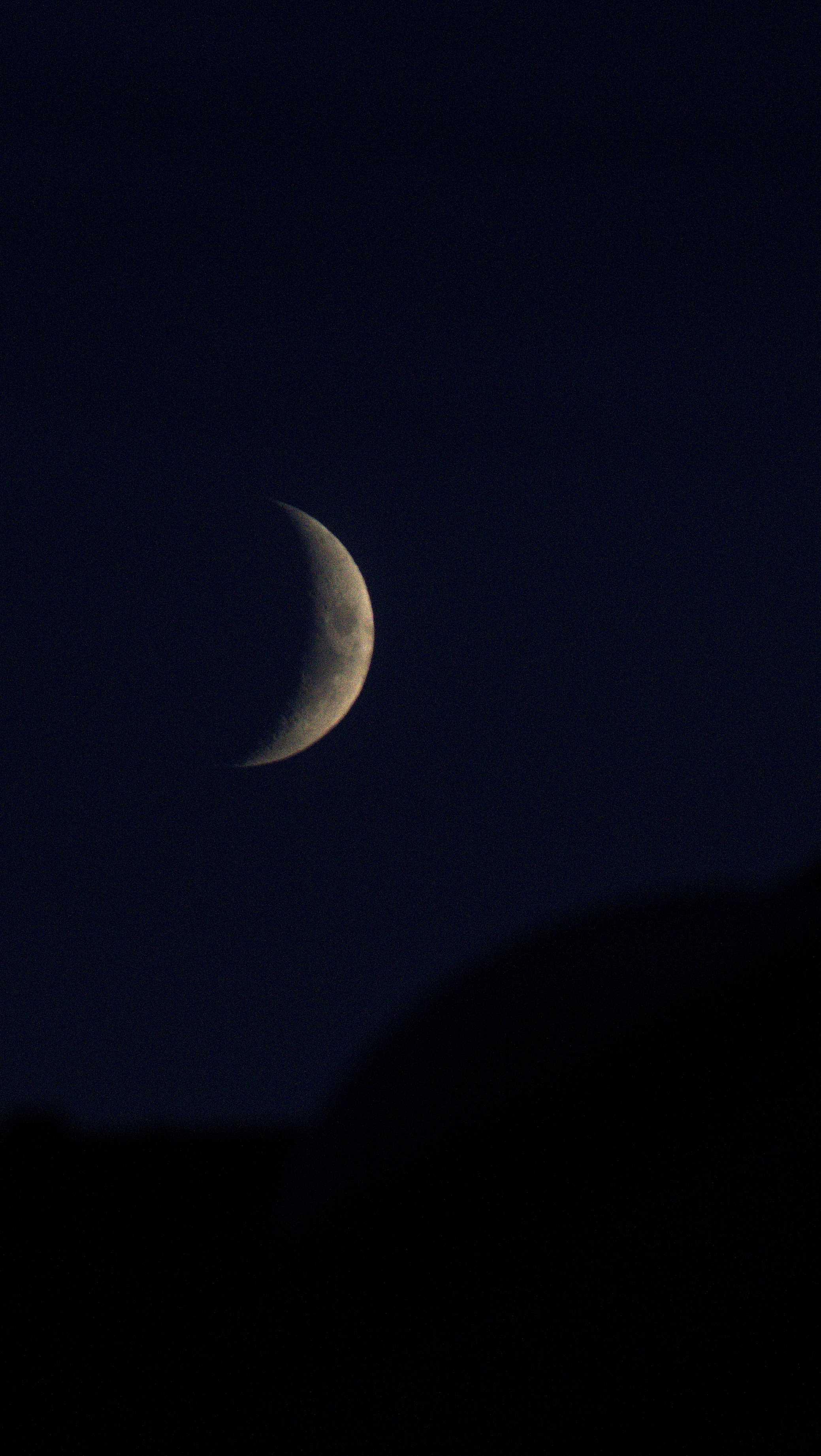 The Moon over Shannon Harbour, Ireland — waxing crescent, Lunar Day 5