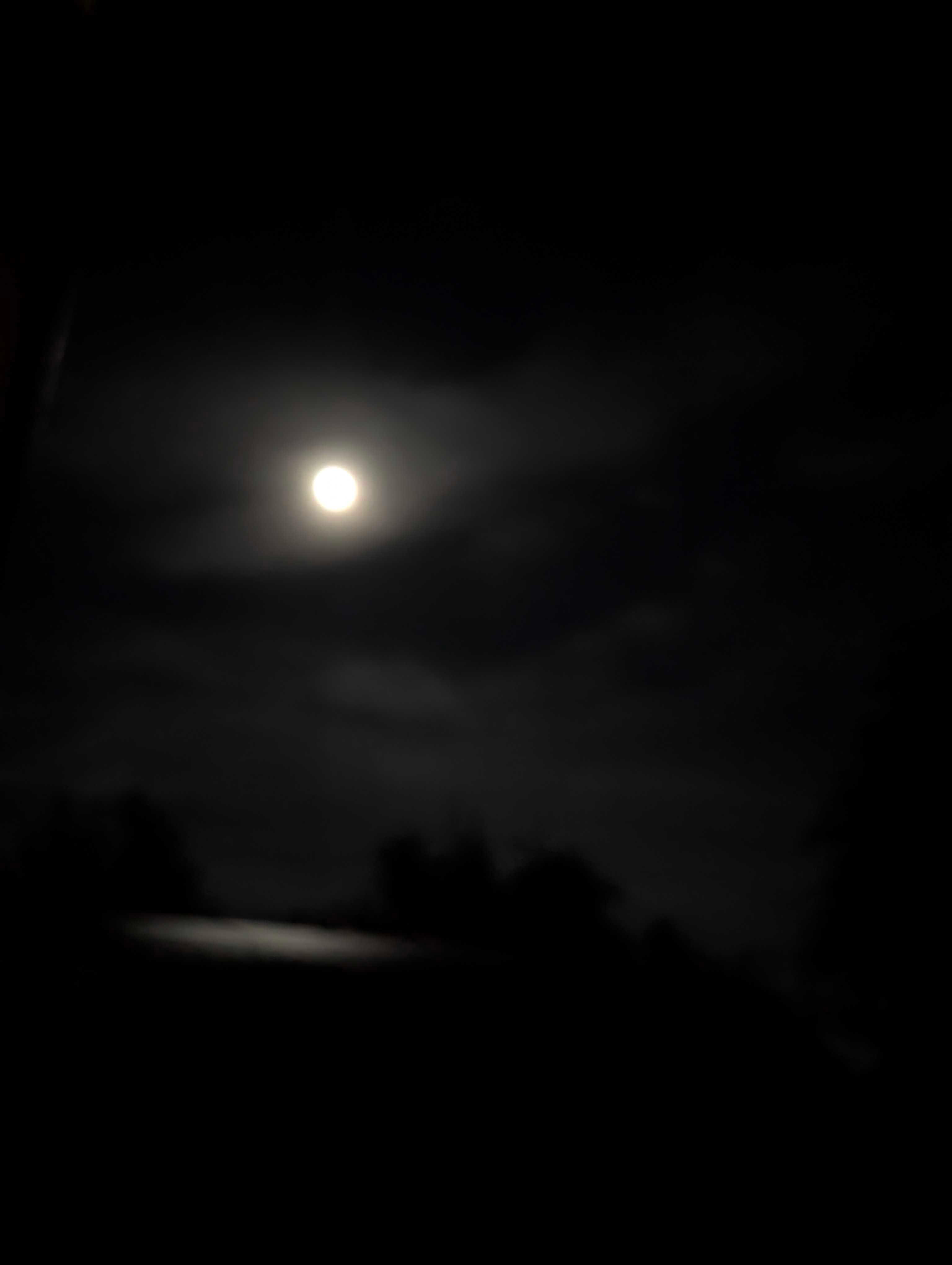 The Moon over St Helens, United Kingdom — full moon, Lunar Day 17