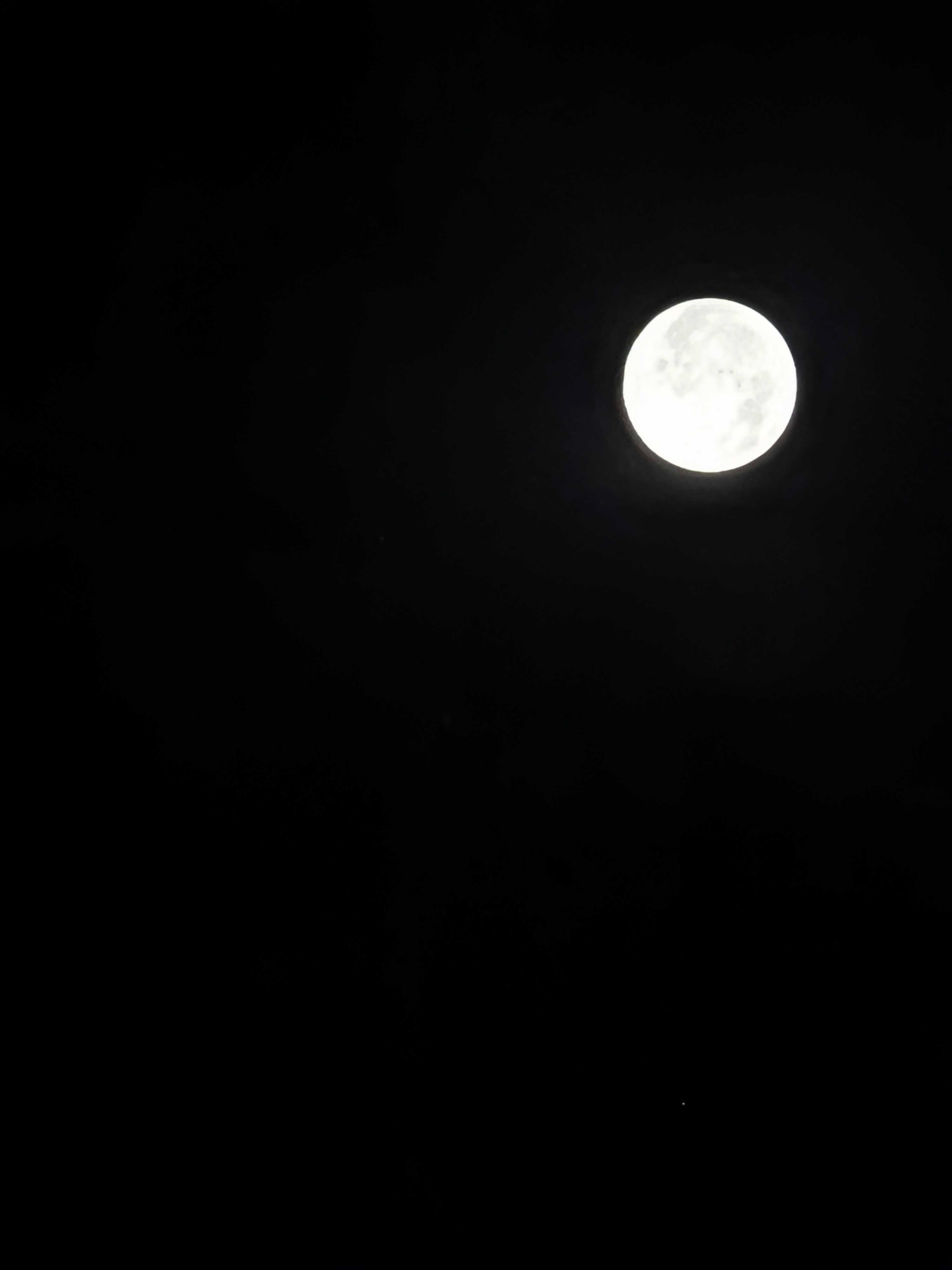 The Moon over Puszczykowo, Polska — full moon, Lunar Day 16