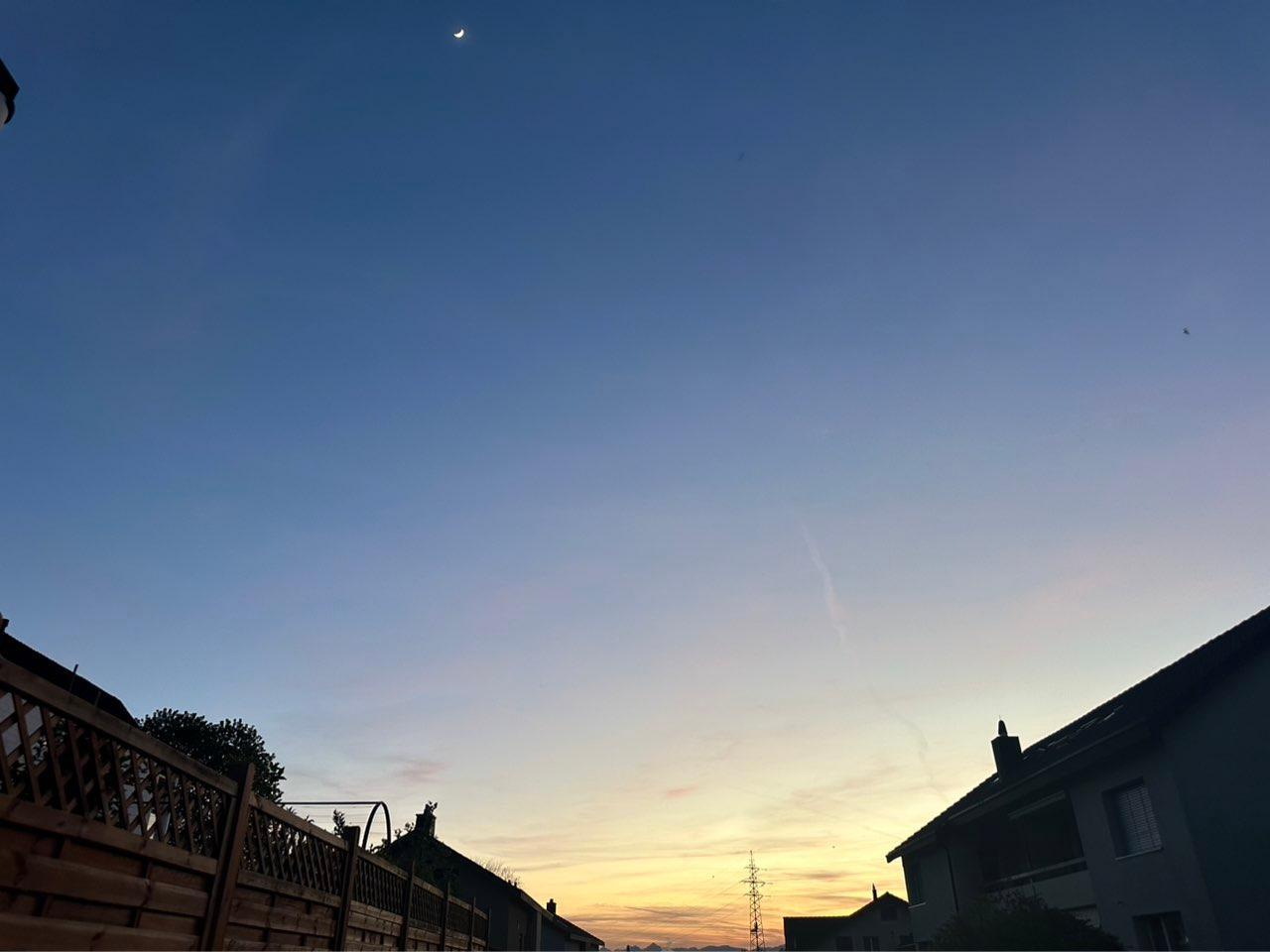 The Moon over Gränichen, Schweiz — waxing crescent, Lunar Day 6