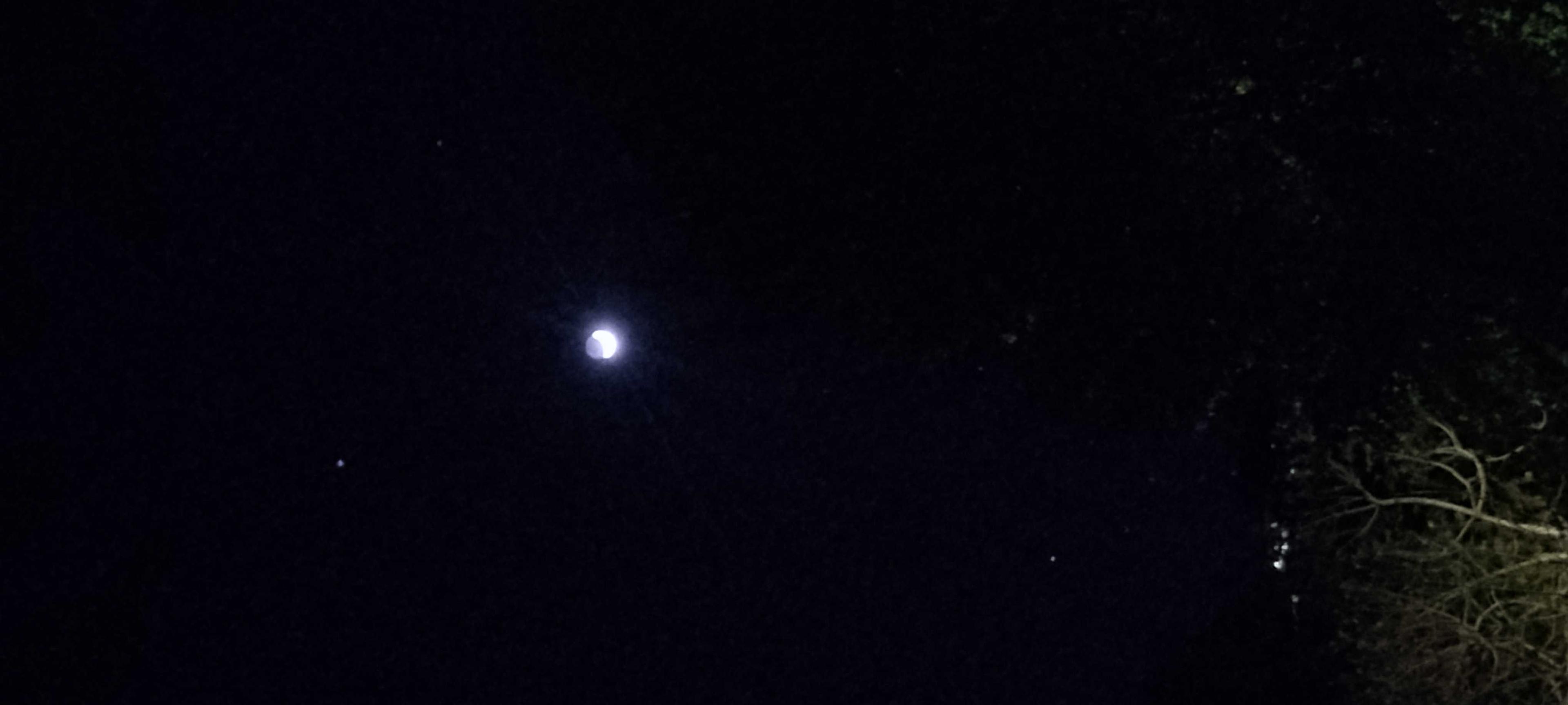 The Moon over Coassolo, Italia — waxing crescent, Lunar Day 4