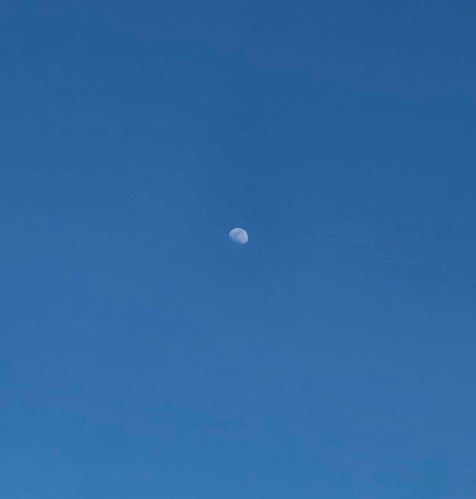 The Moon over Trieste, Italia — waxing gibbous, Lunar Day 11