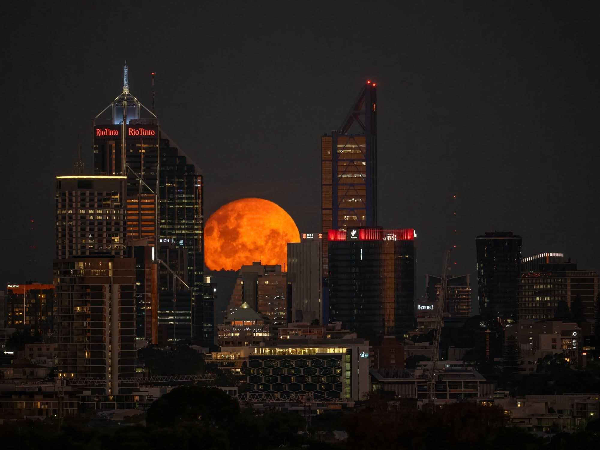 The Moon over Perth, Australia — full moon, Lunar Day 15