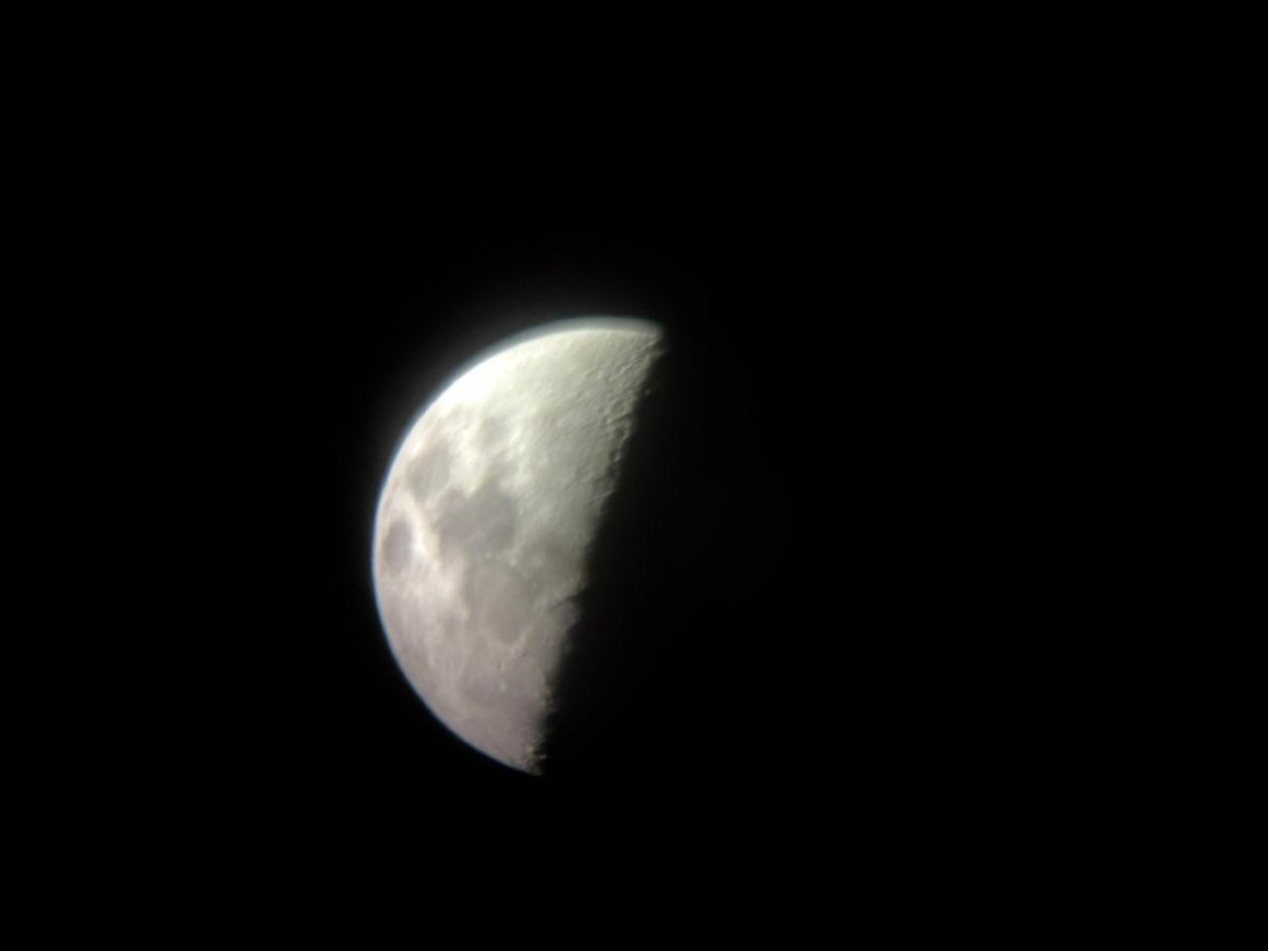 The Moon over Barranquitas, Estados Unidos — first quarter, Lunar Day 9