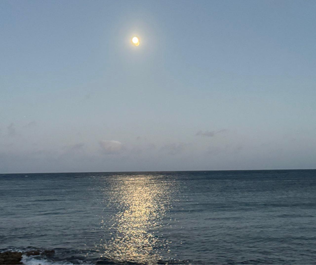 The Moon over Agüimes, España — full moon, Lunar Day 15