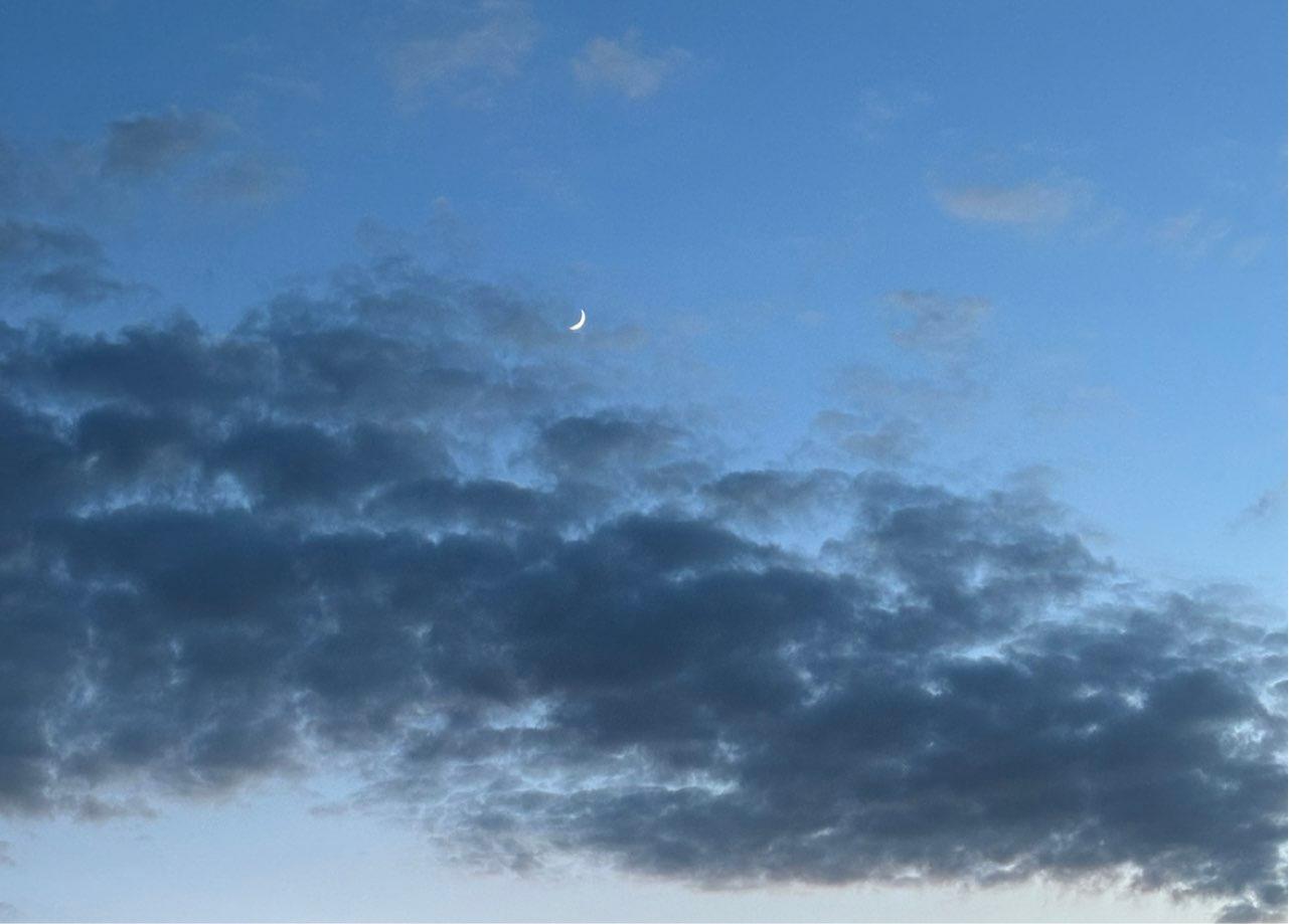 The Moon over Poitiers, France — waxing crescent, Lunar Day 4