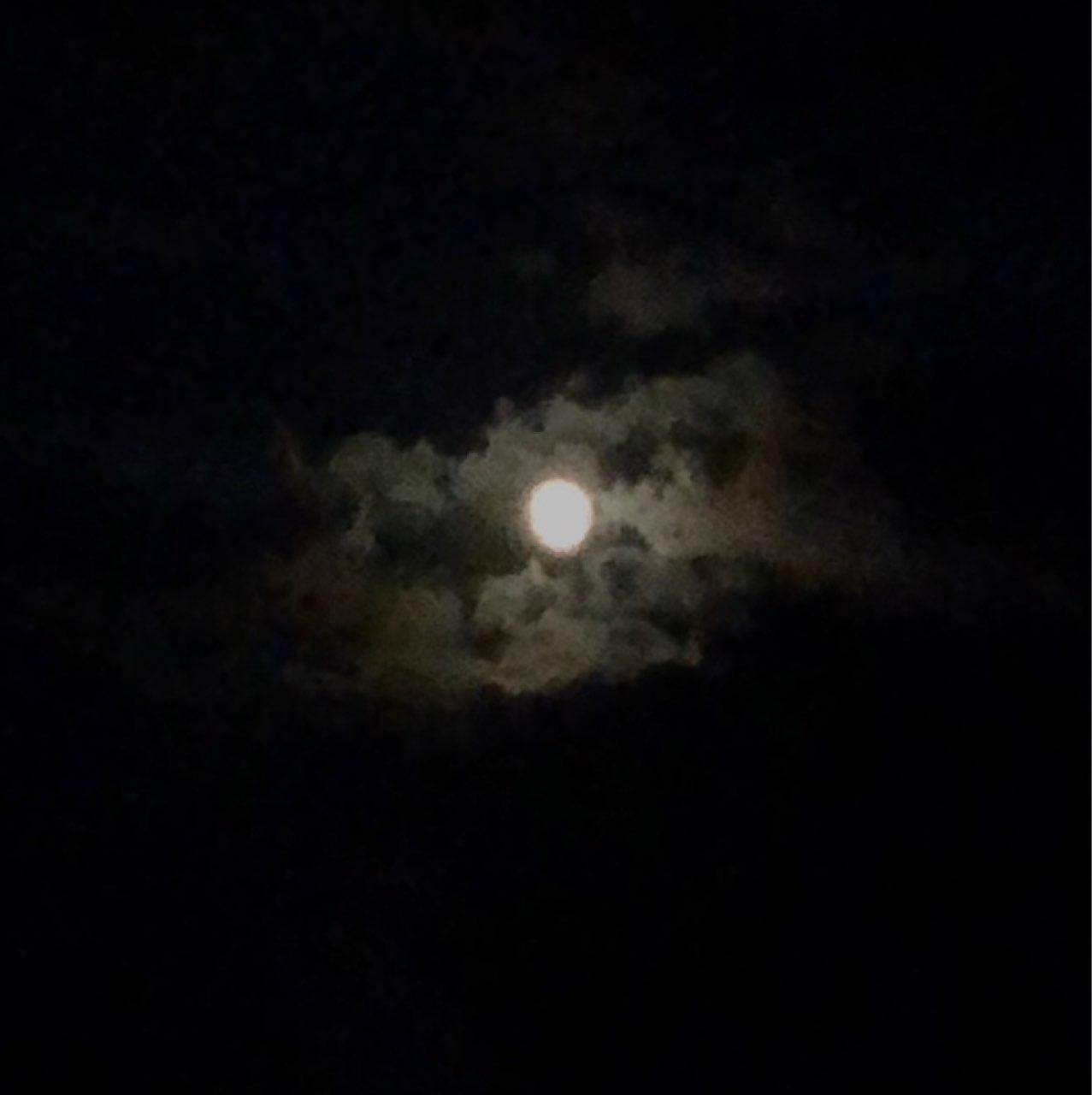 The Moon over Milano, Italia — waxing gibbous, Lunar Day 13