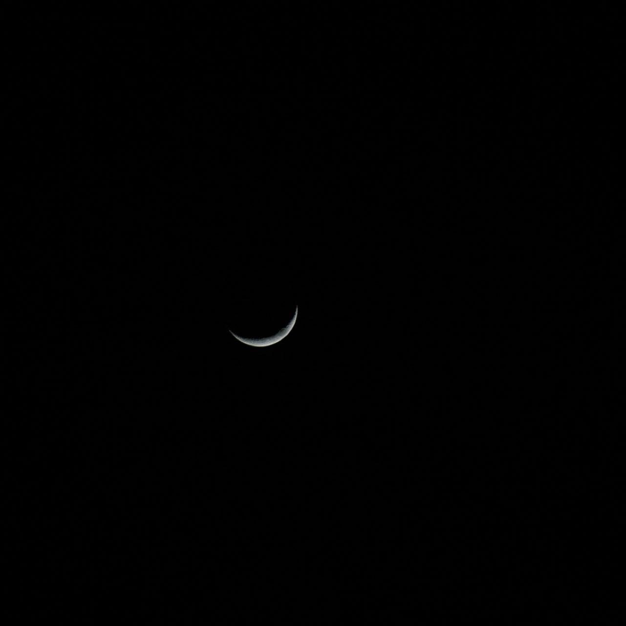 The Moon over Markham, Canada — waxing crescent, Lunar Day 4