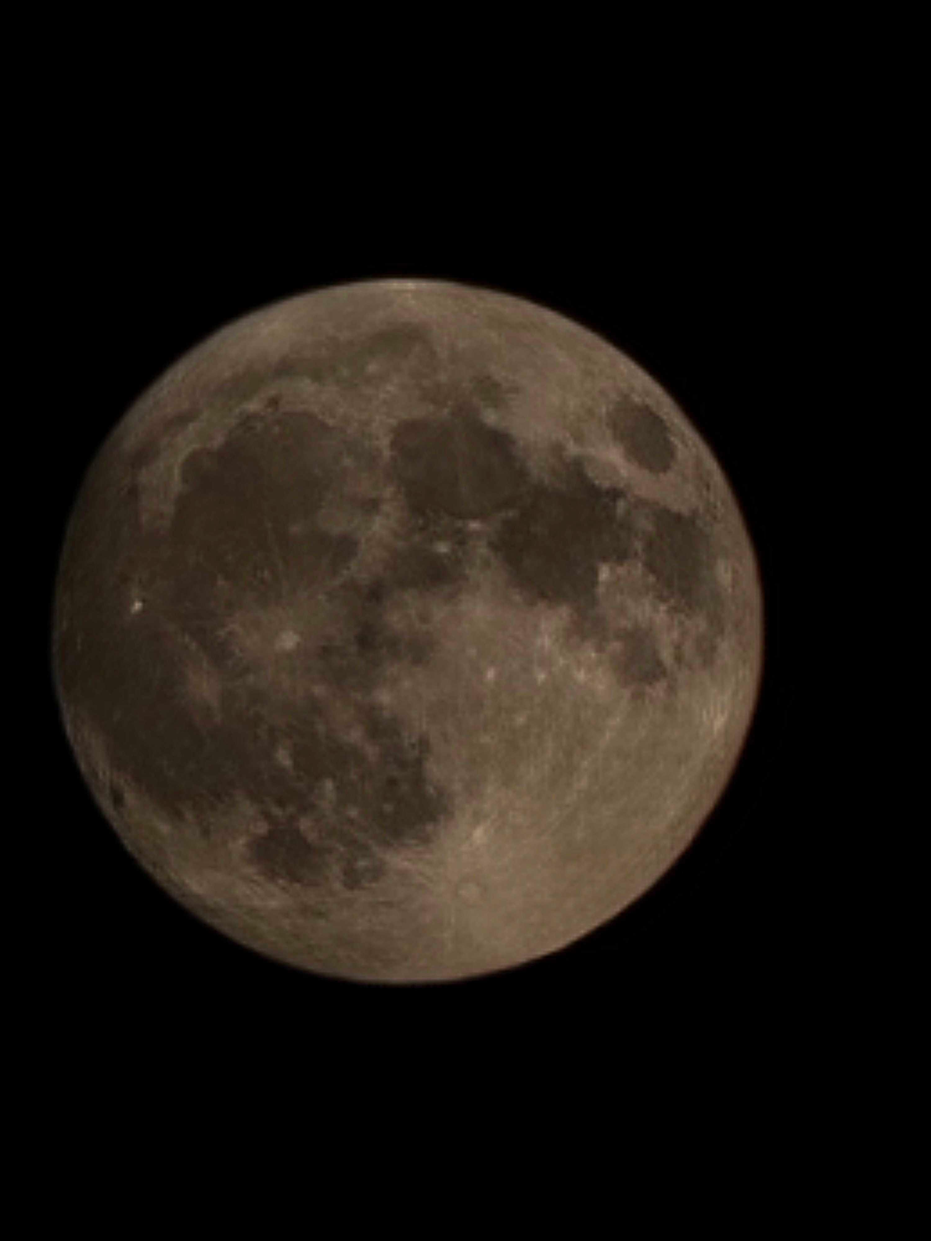 The Moon over Cesenatico, Italia — waning gibbous, Lunar Day 19