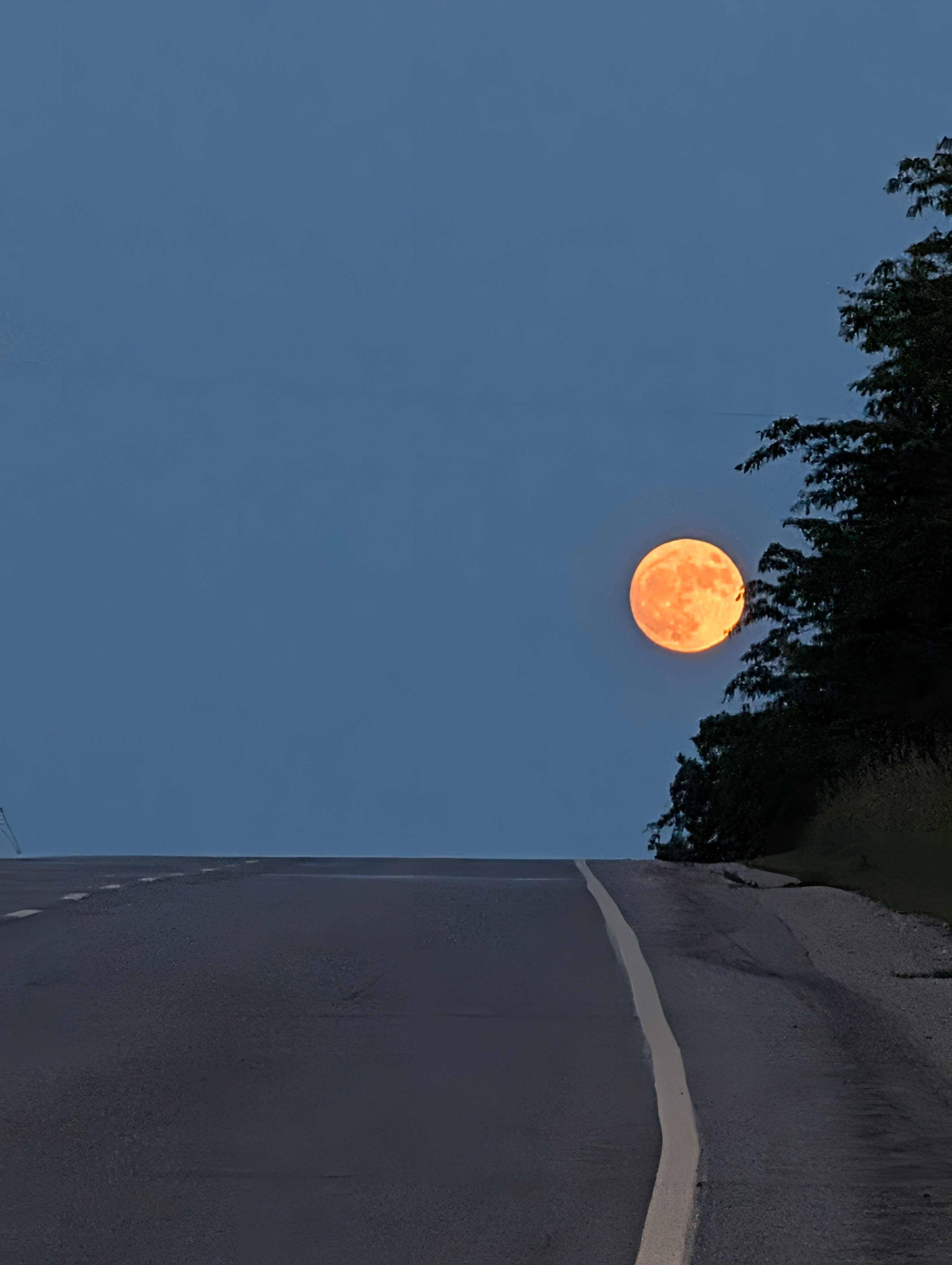 The Moon over Hamilton, Canada — full moon, Lunar Day 15