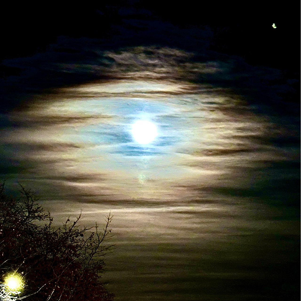 The Moon over Örebro, Sverige — full moon, Lunar Day 16