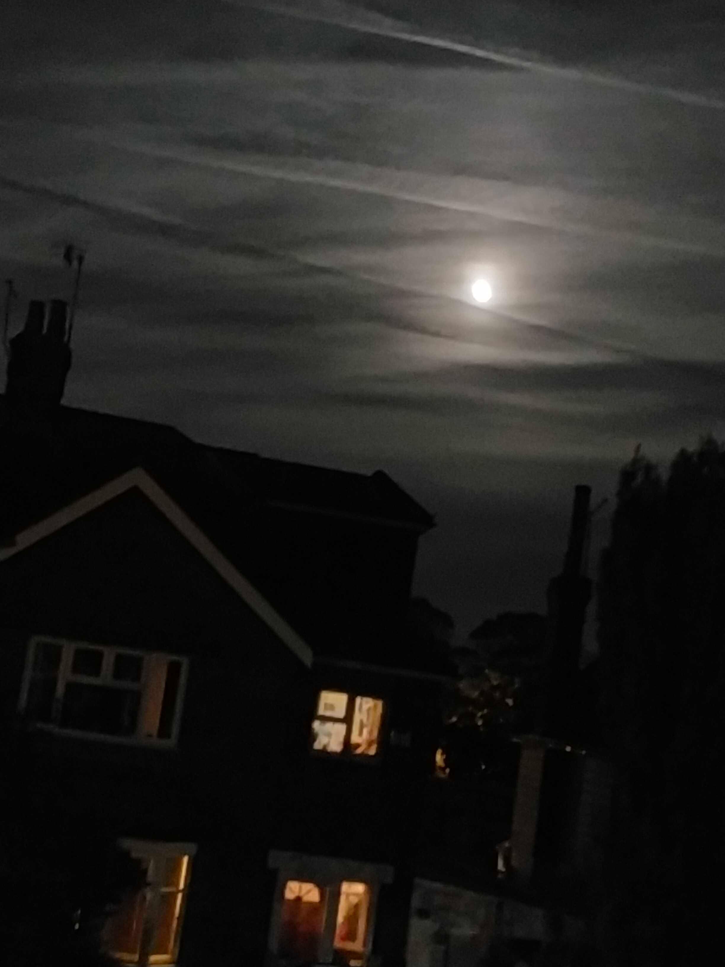 The Moon over United Kingdom — full moon, Lunar Day 17