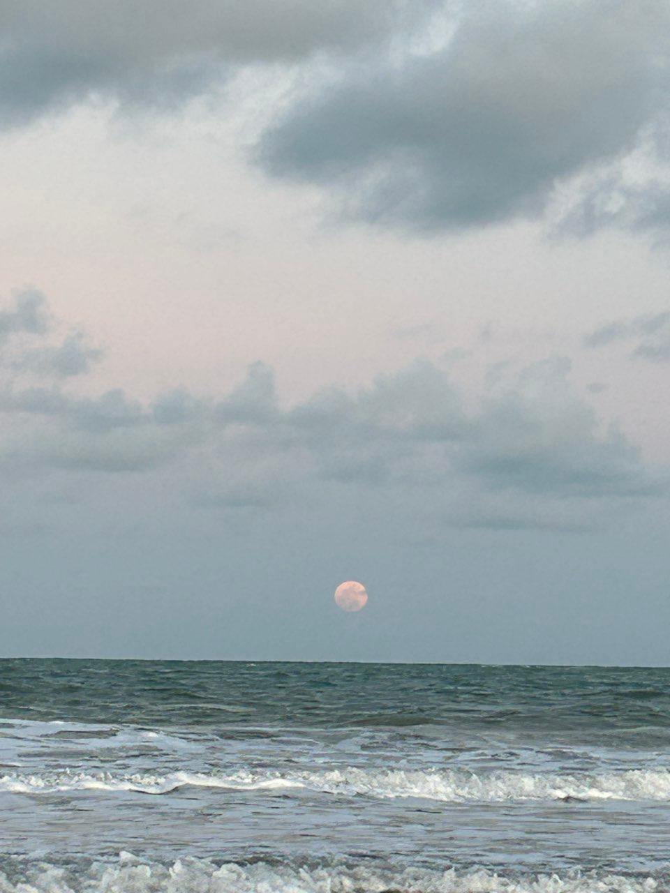 The Moon over Nhulunbuy, Australia — full moon, Lunar Day 15