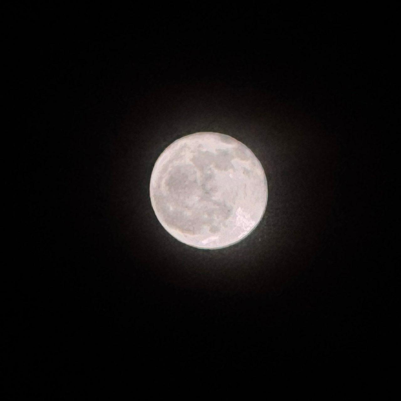 The Moon over Bogotá, Colombia — full moon, Lunar Day 18