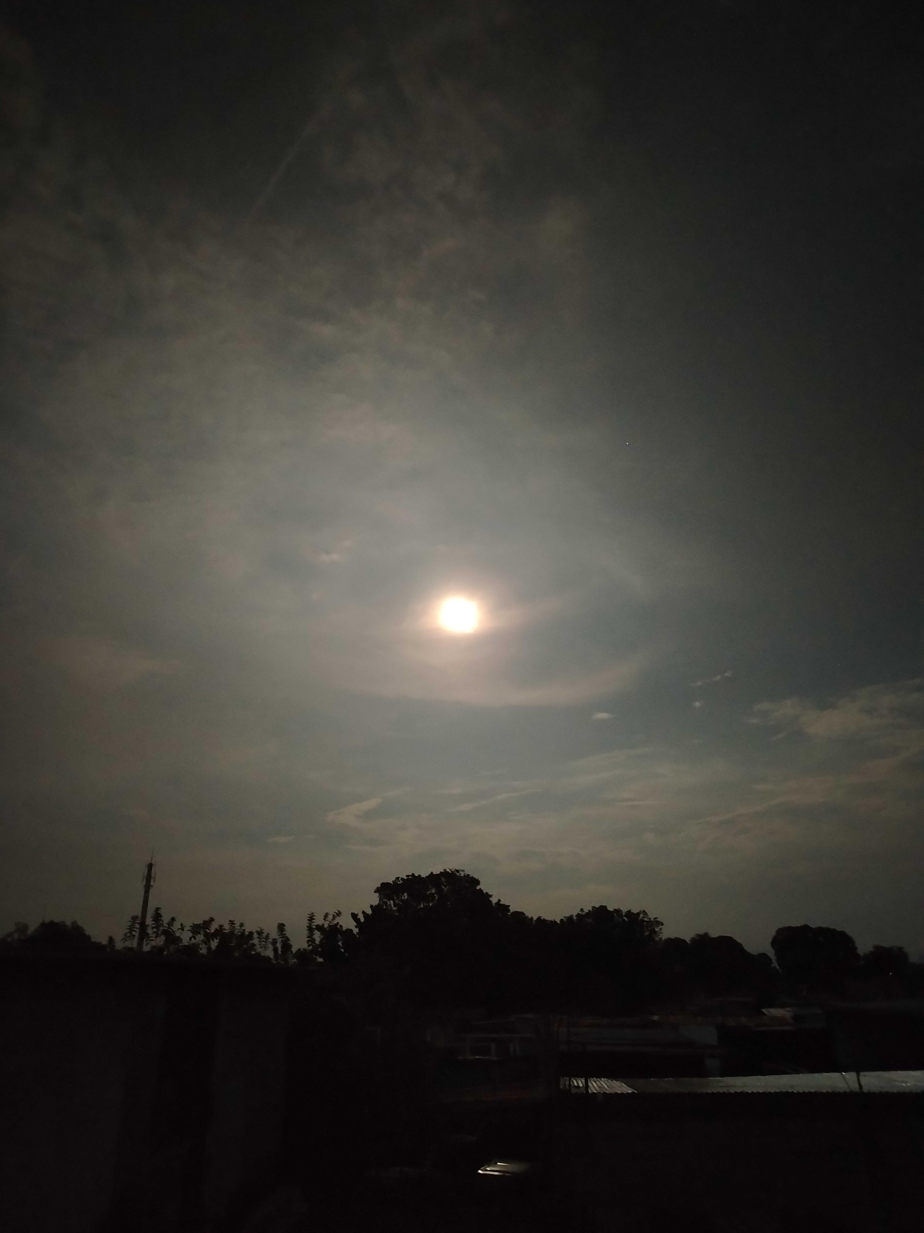 The Moon over Acarigua, Venezuela — full moon, Lunar Day 15