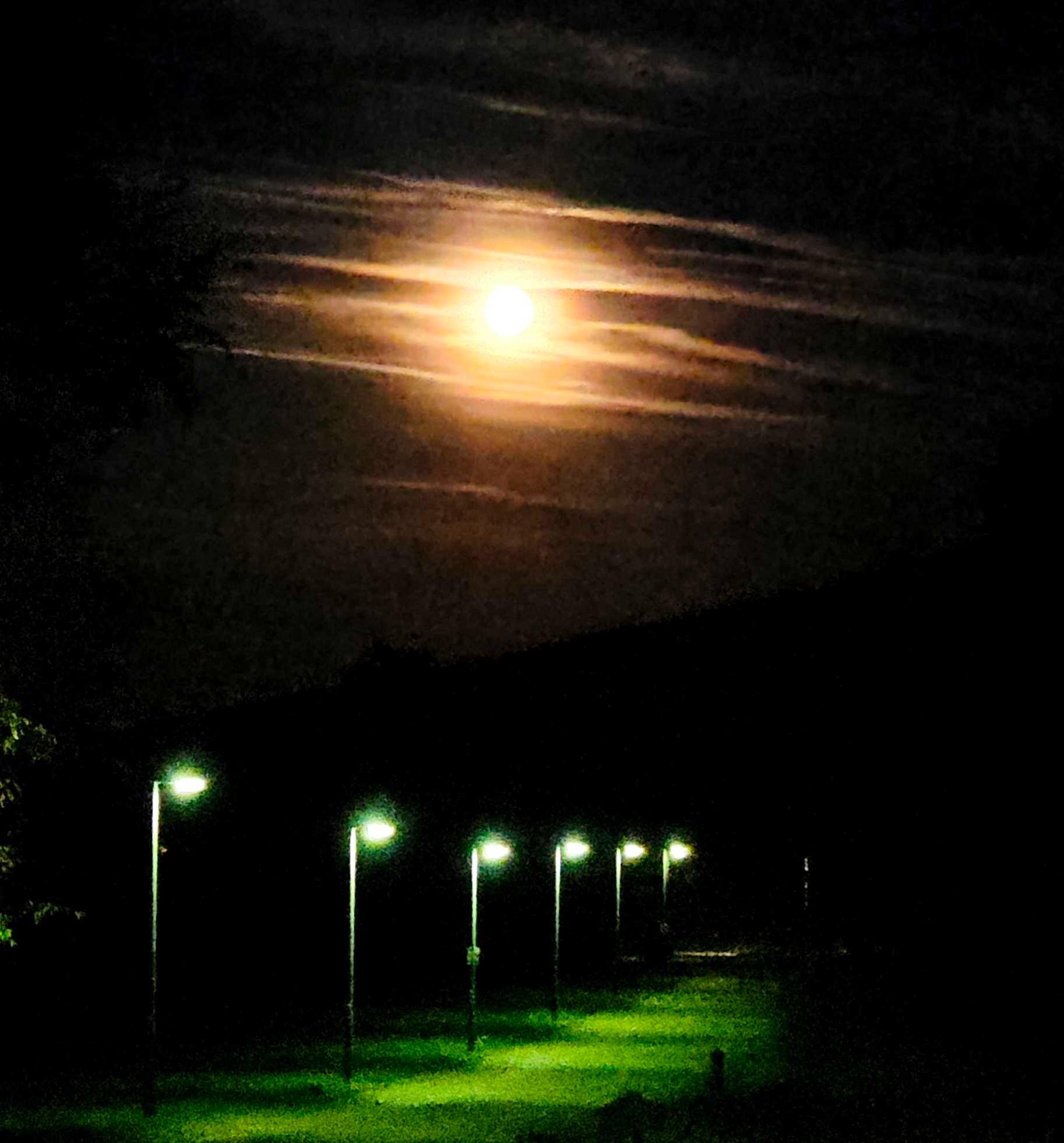 The Moon over Trieste, Italia — full moon, Lunar Day 18